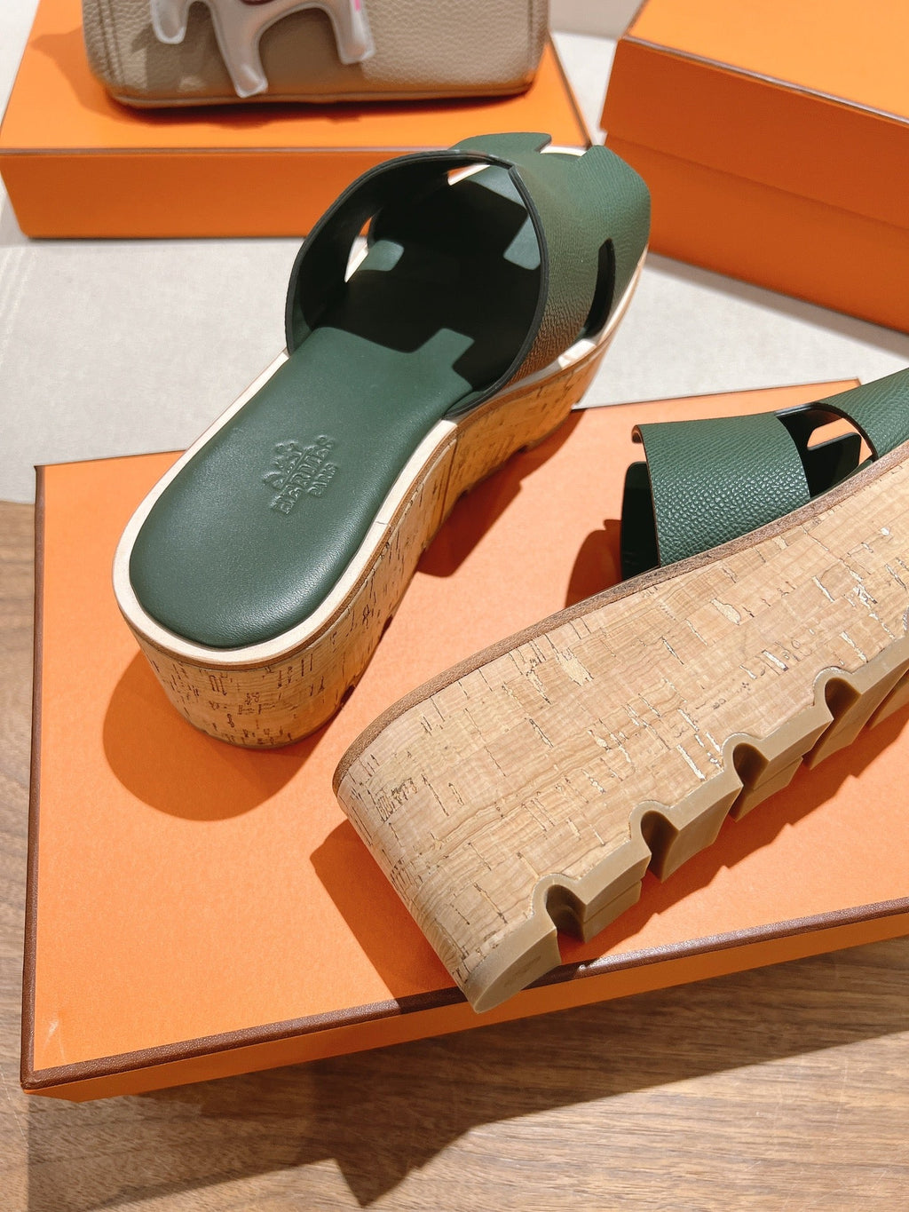 HM 25S HIGH WEDGE SANDALS IN DARK MOSS GREEN LAMBSKIN STYLE 32