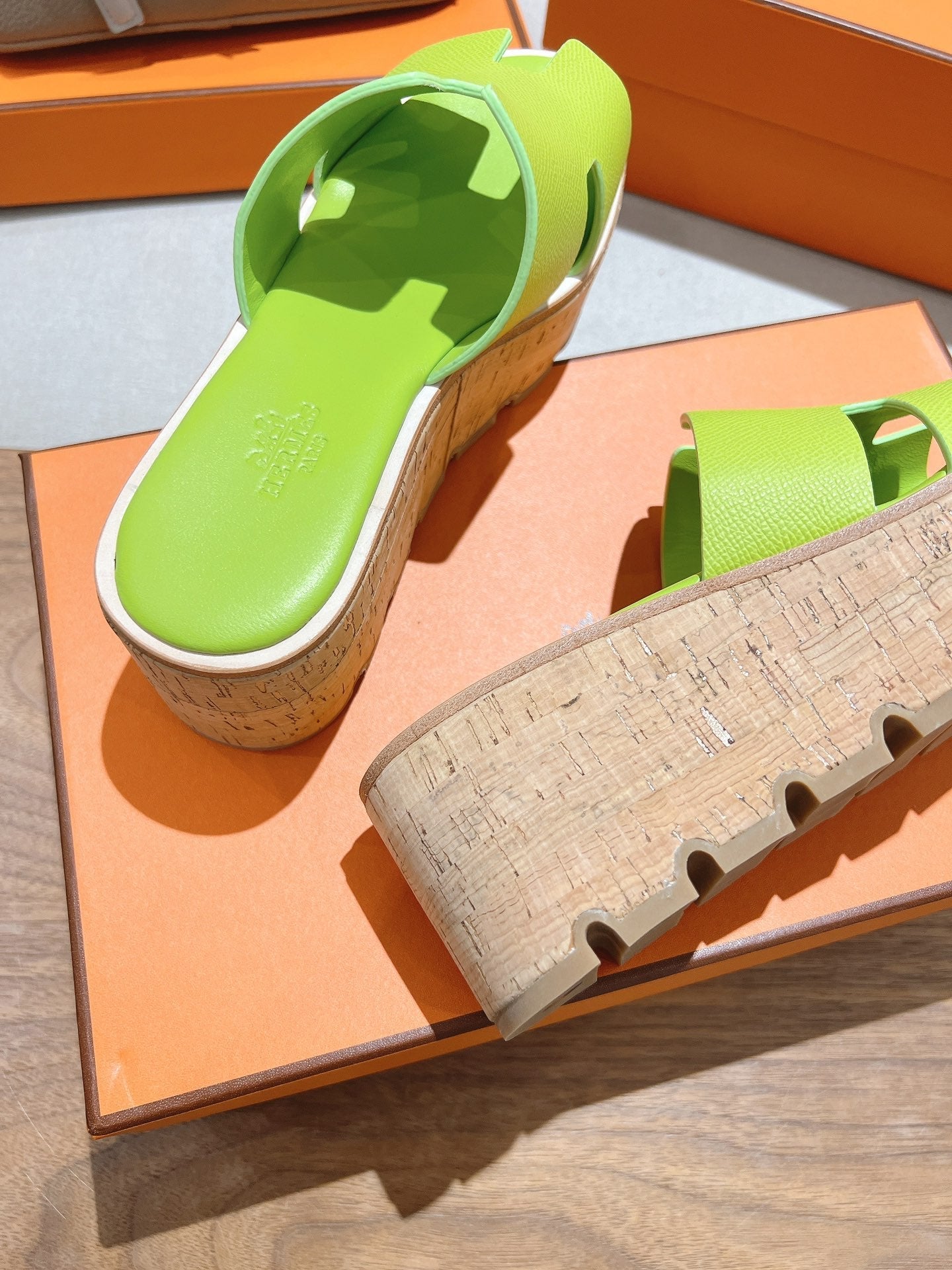HM 25S HIGH WEDGE SANDALS IN SPRING GREEN LAMBSKIN STYLE 22