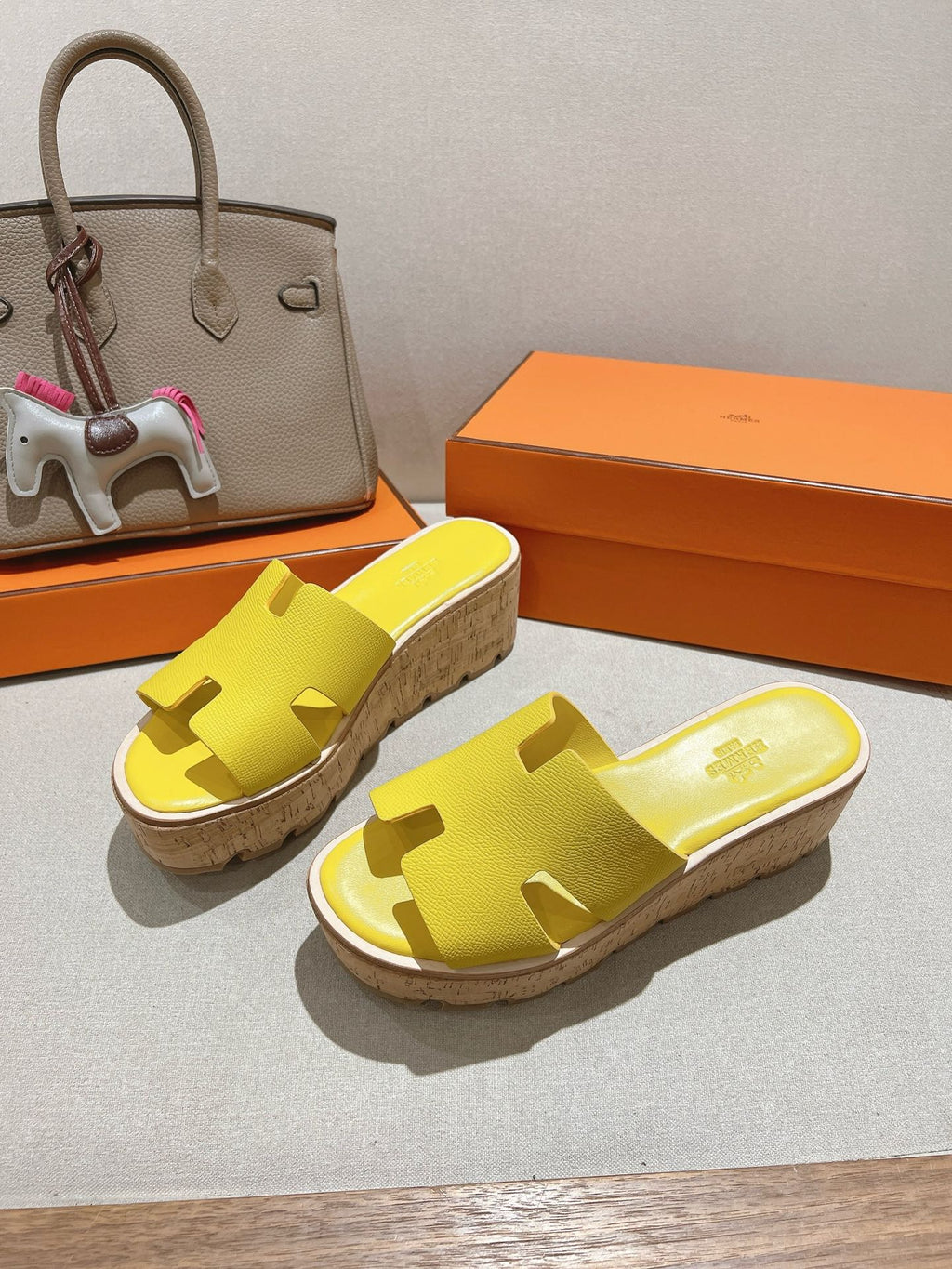HM 25S HIGH WEDGE SANDALS IN YELLOW LAMBSKIN STYLE 26