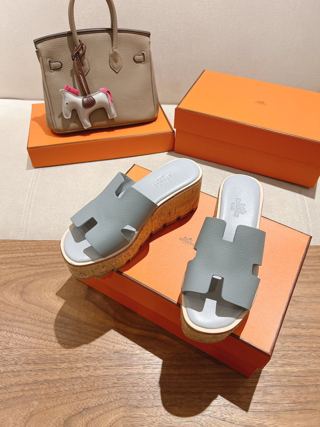 HM 25S HIGH WEDGE SANDALS IN LIGHT GREY LAMBSKIN STYLE 13