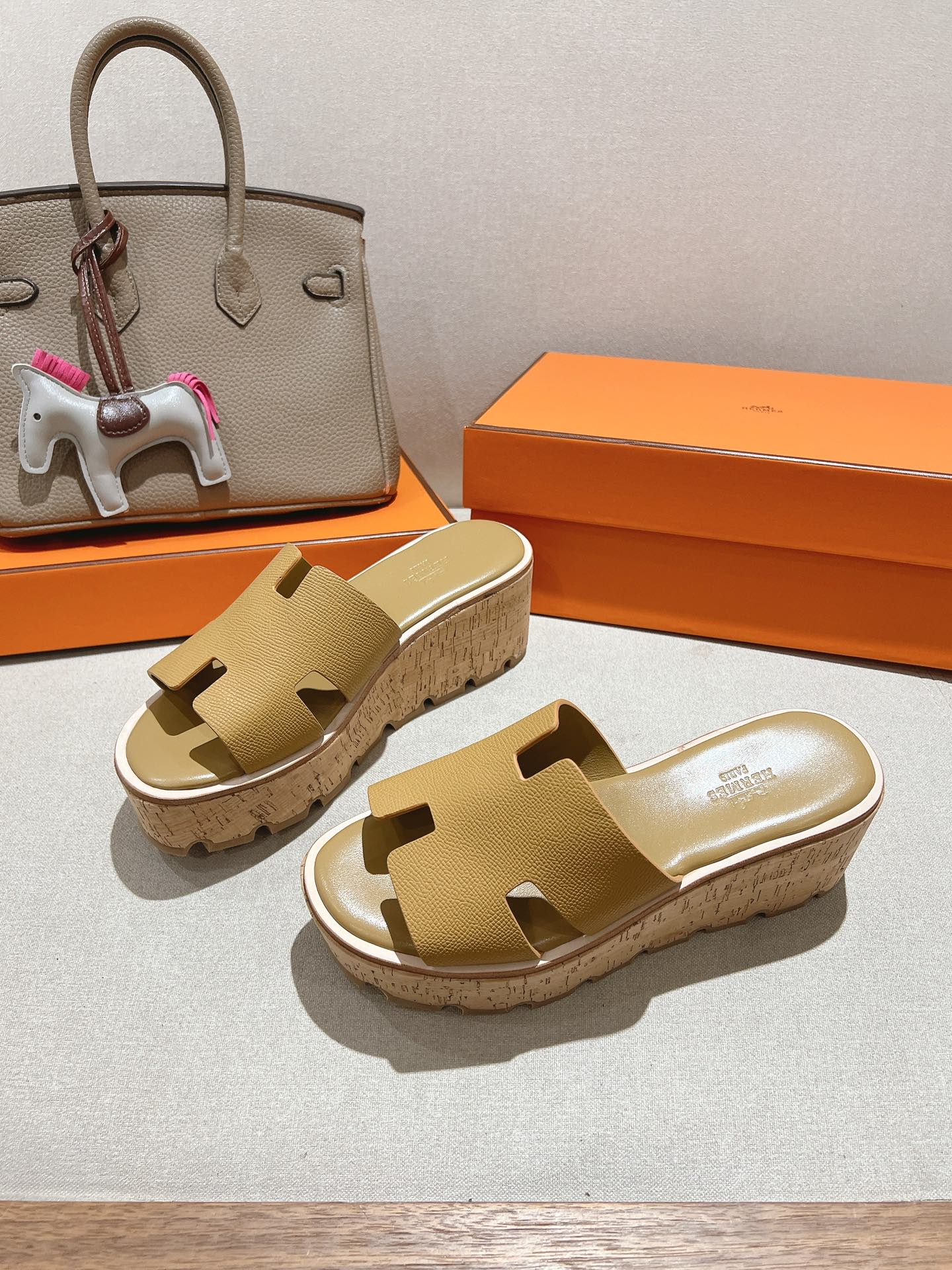 HM 25S HIGH WEDGE SANDALS IN LIGHT BROWN LAMBSKIN STYLE 2