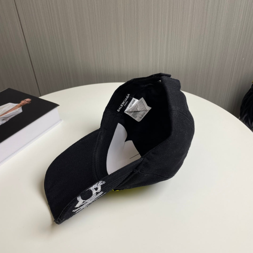 EMBROIDERED BASEBALL CAP IN BLACK CANVAS