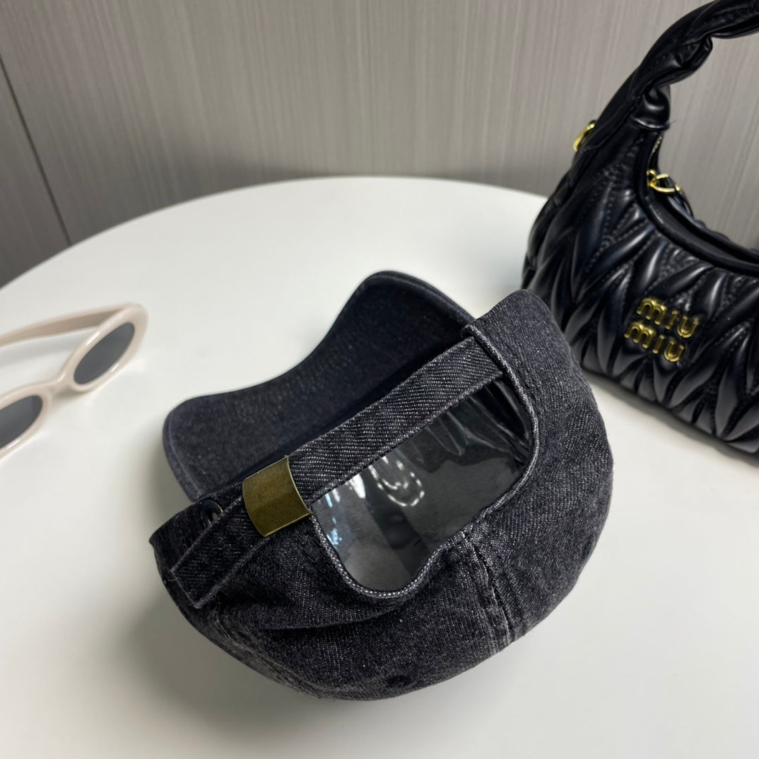 CELINE 26S BASEBALL CAP STYLE 72