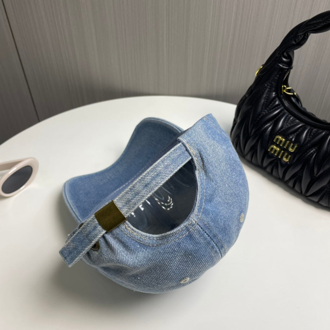 CELINE 26S BASEBALL CAP STYLE 70