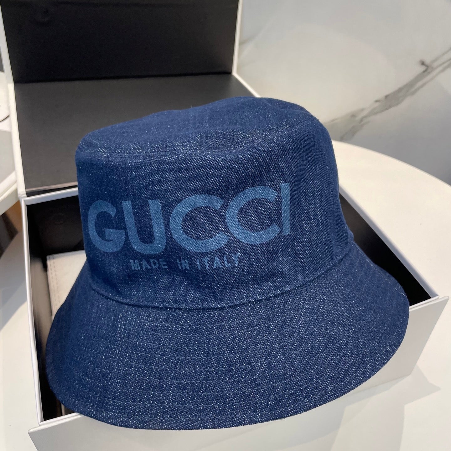 GUCCI 26S REVERSIBLE BUCKET HAT STYLE 12