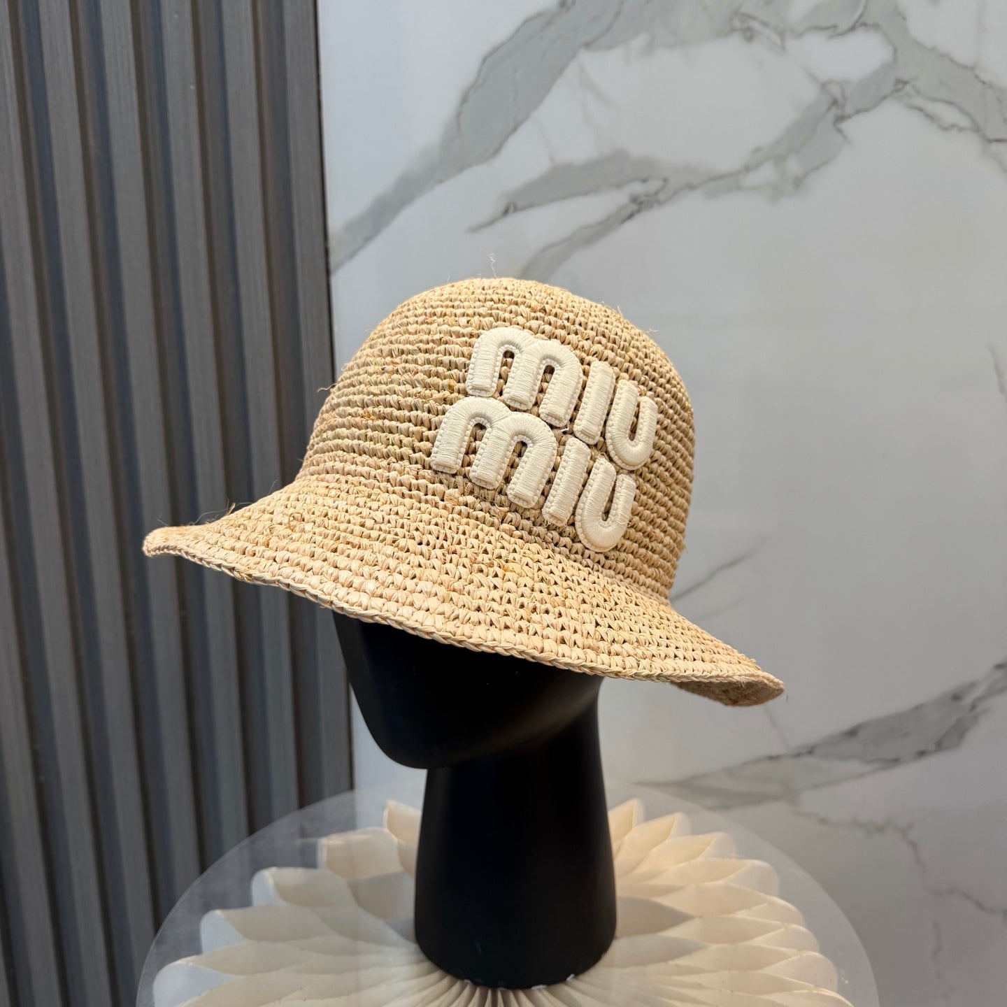 MIUMIU 26S STRAW BUCKET HAT 340668