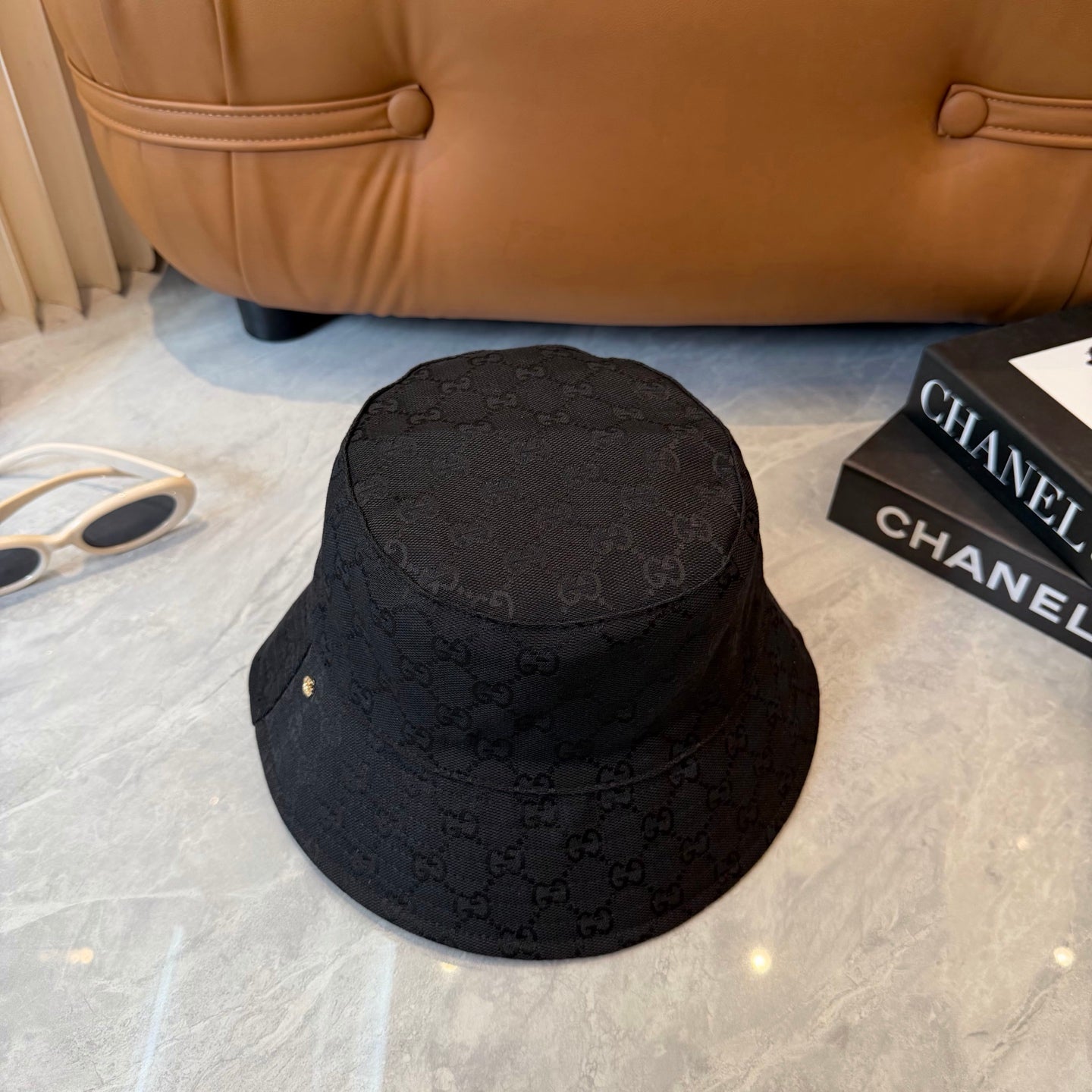 GUCCI 26S REVERSIBLE BUCKET HAT STYLE 2