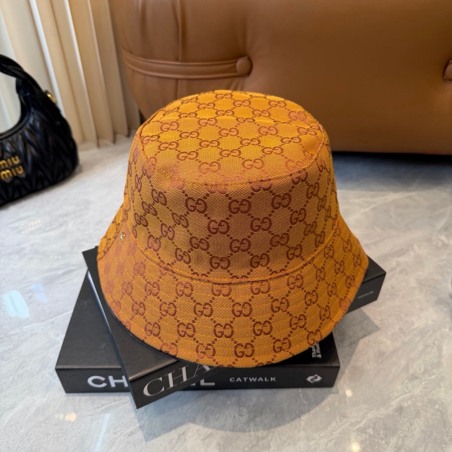 GUCCI 26S REVERSIBLE BUCKET HAT STYLE 1