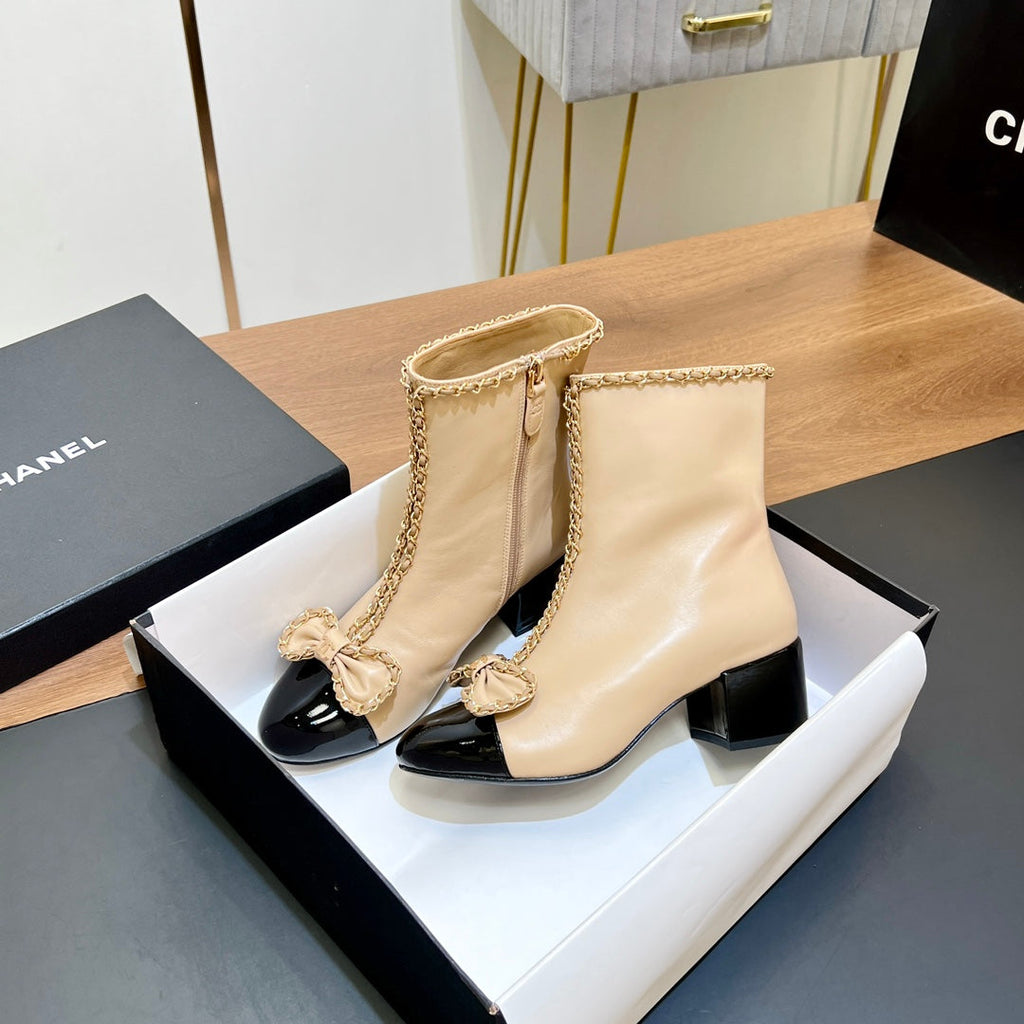 CHANEL 25S HEELED CHAIN BOOTS WITH BOW IN BEIGE CALFSKIN GOLD HARDWARE