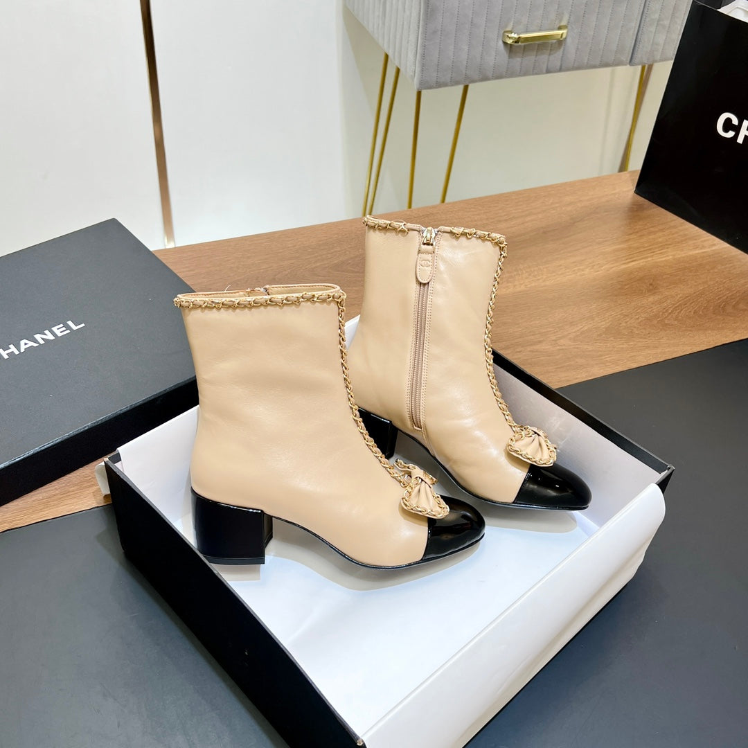 CHANEL 25S HEELED CHAIN BOOTS WITH BOW IN BEIGE CALFSKIN GOLD HARDWARE