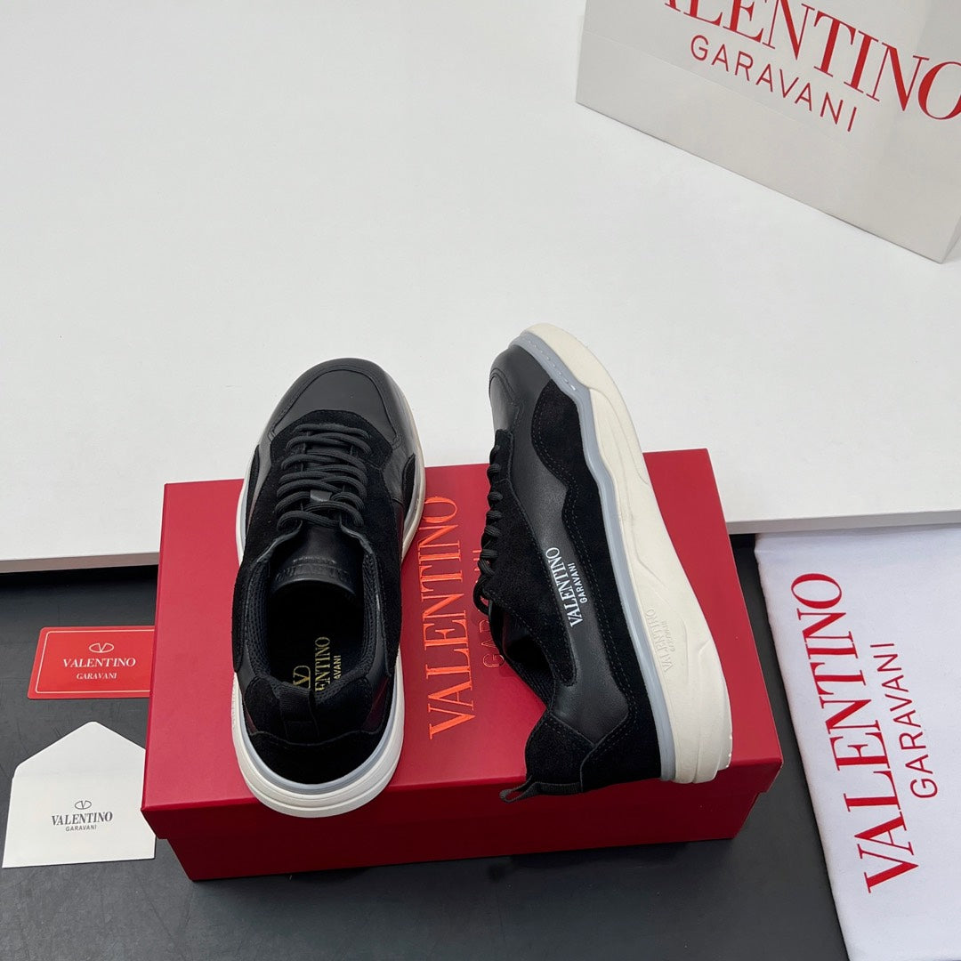 VALENTINO 25S RUNBOOT SNEAKERS IN BLACK SUEDE AND LAMBSKIN
