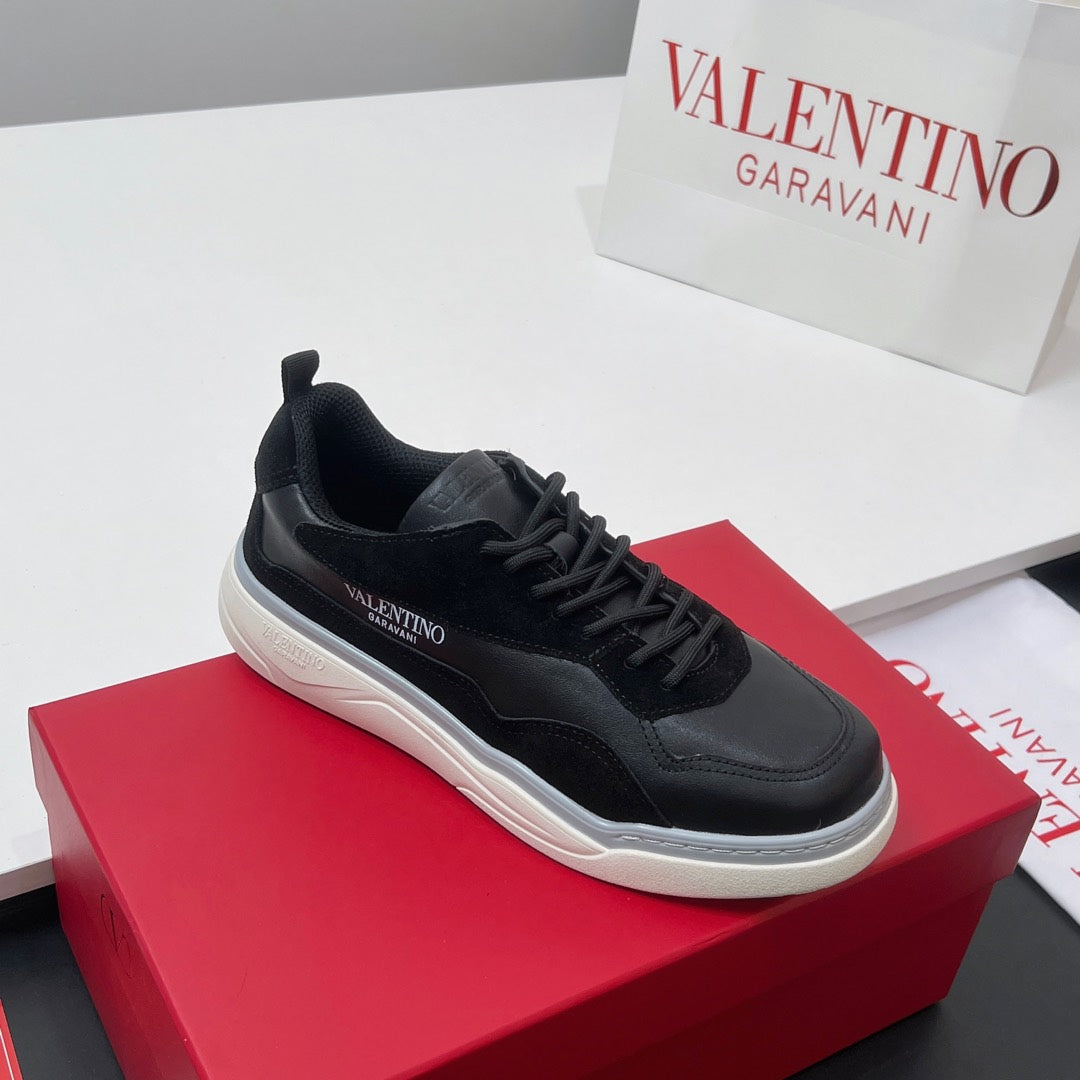 VALENTINO 25S RUNBOOT SNEAKERS IN BLACK SUEDE AND LAMBSKIN