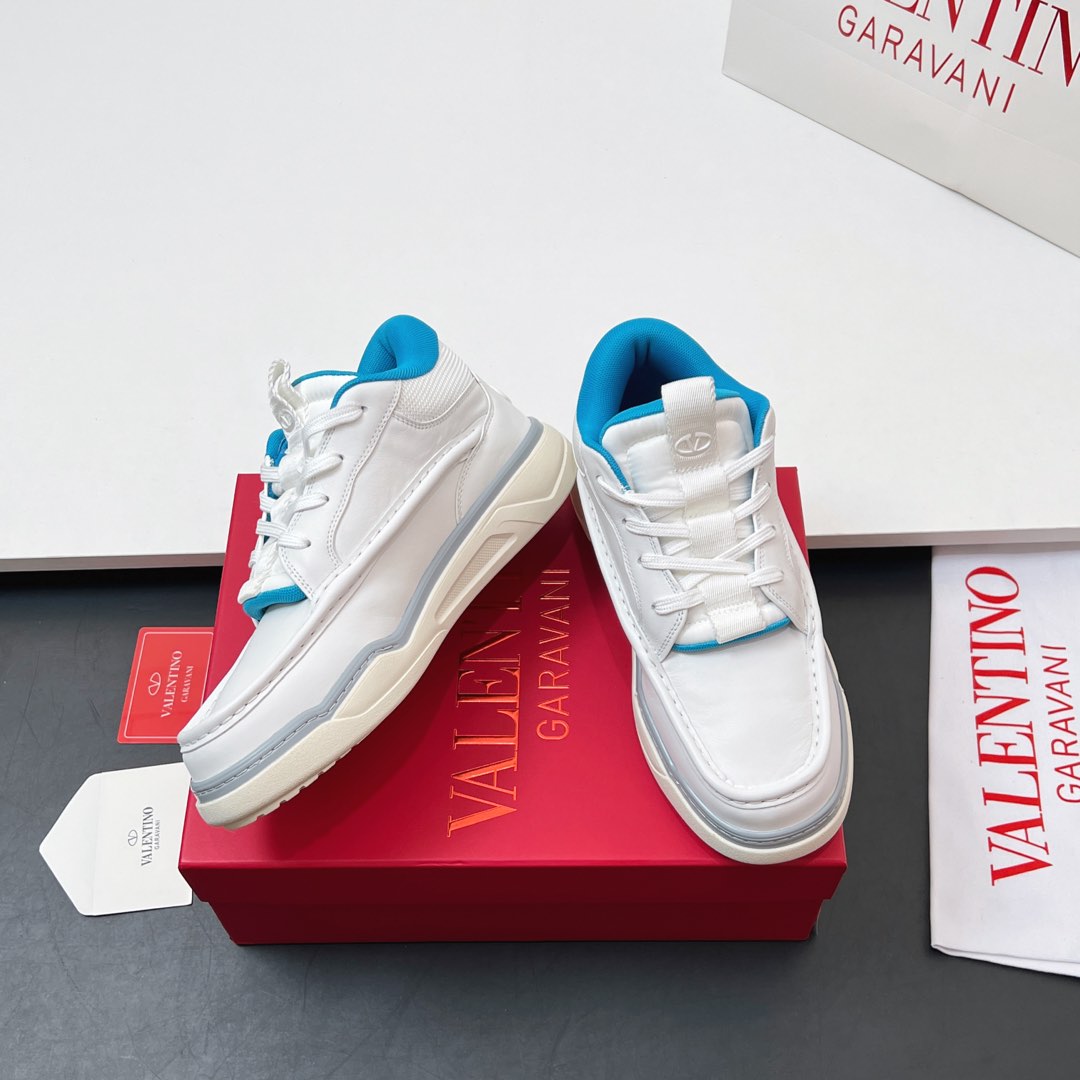 VALENTINO 25S RUNBOOT SNEAKERS IN WHITE MIX BLUE LAMBSKIN