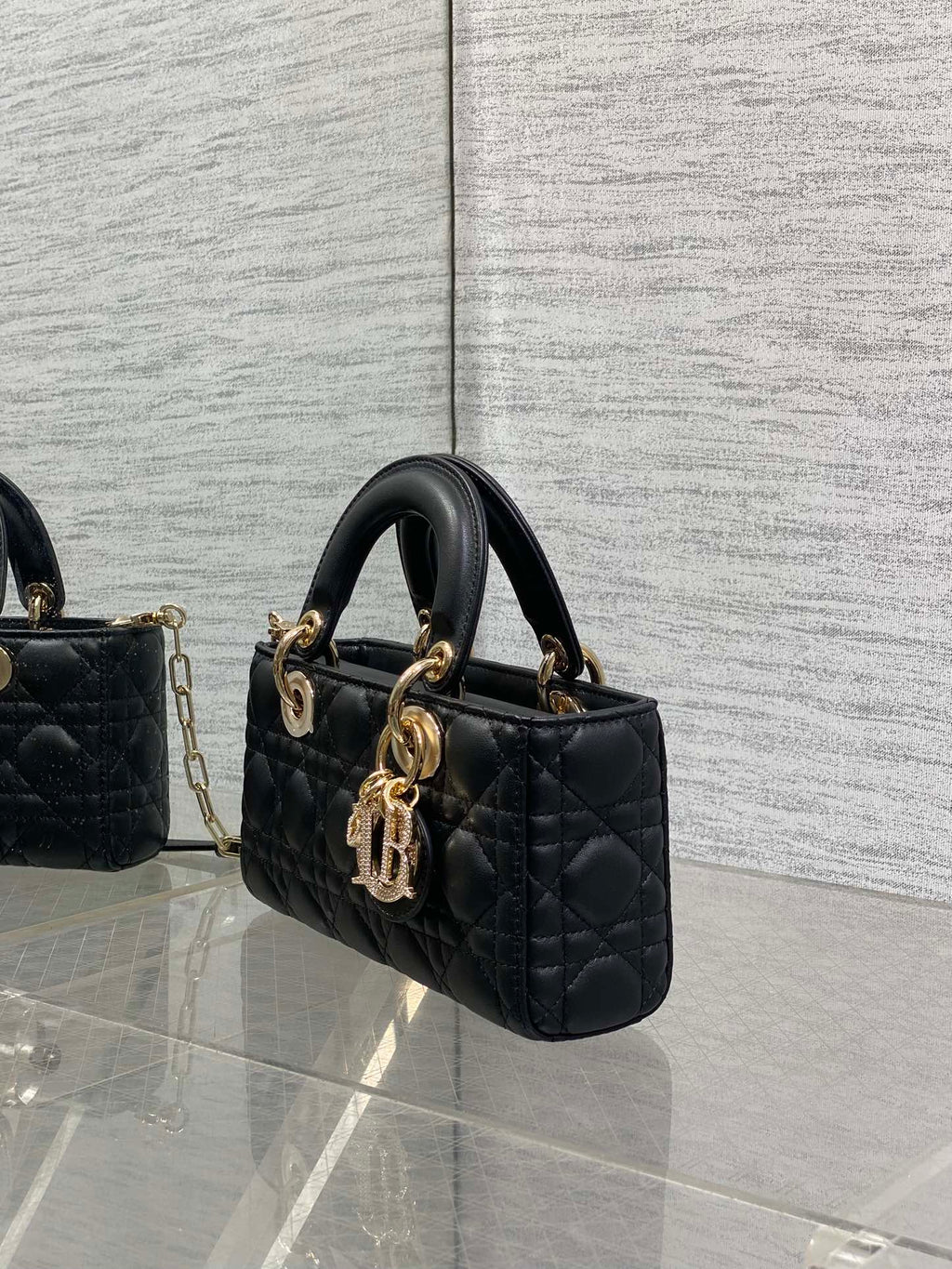 DIOR 25S SMALL LADY D‑JOY BAG 22 IN BLACK CALFSKIN GOLD HARDWARE