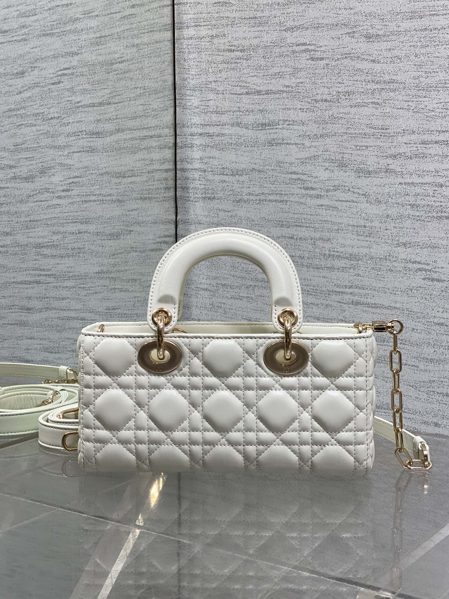 DIOR 25S SMALL LADY D‑JOY BAG 22 IN IVORY CALFSKIN GOLD HARDWARE