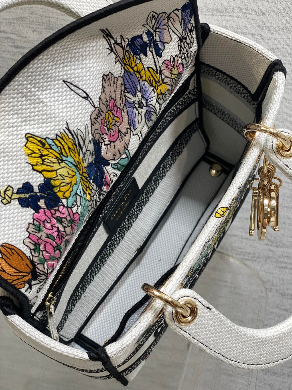 DIOR 25S SMALL LADY D-LITE BAG 24 IN WHITE DIOR FLOWERS CALENDAR ALLOVER EMBROIDERY