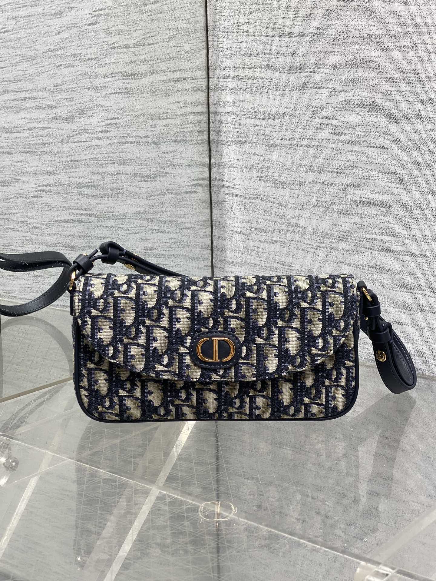 DIOR 25S 30 MONTAIGNE AVENUE BAG 23 IN BLUE CANVAS DIOR OBLIQUE JACQUARD