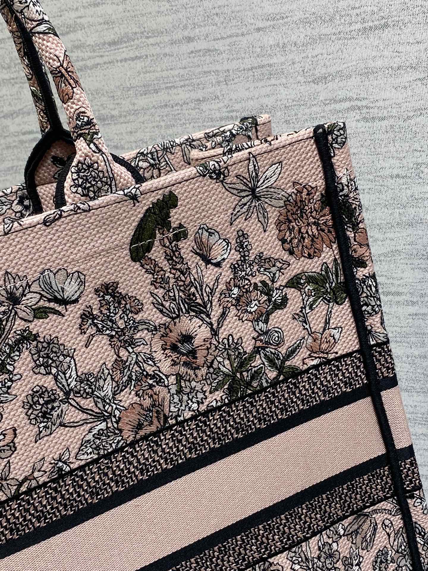 DIOR 25S LUCKY LARGE DIOR BOOK TOTE 42 IN PINK MULTICOLOR DIOR FLOWERS CALENDAR ALLOVER EMBROIDERY