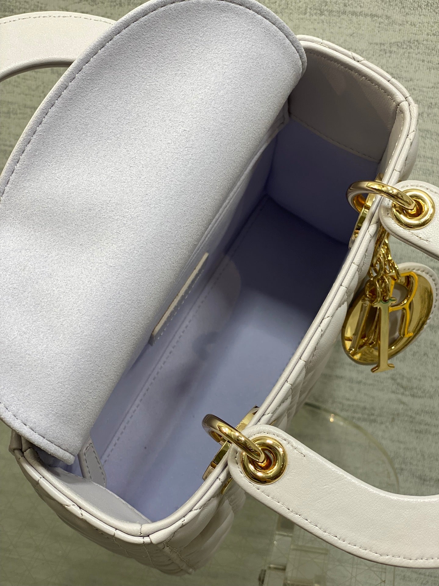 DIOR 25S LADY DIOR BAG 20 IN LILAC CANNAGE CALFSKIN GOLD HARDWARE