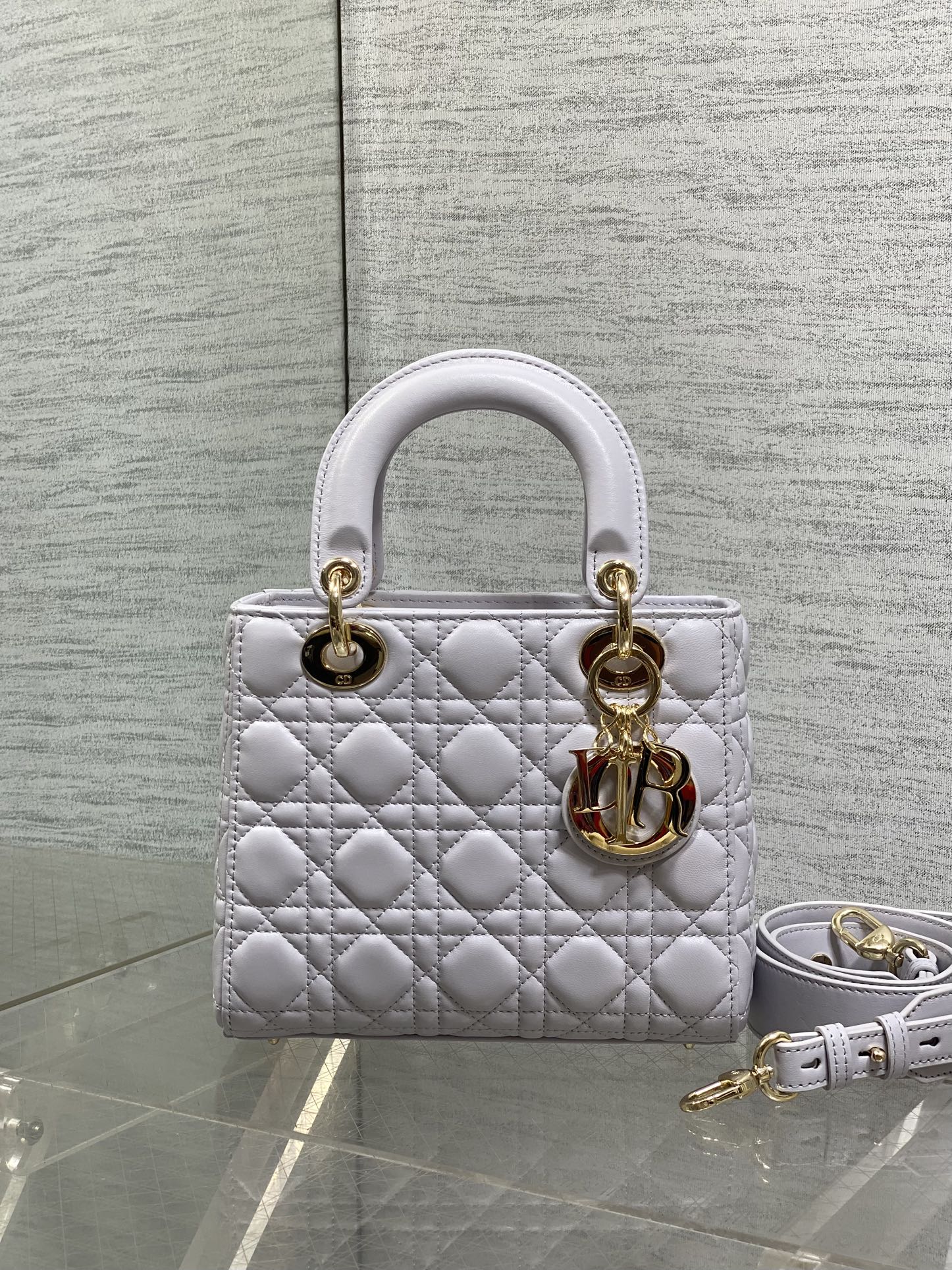 DIOR 25S LADY DIOR BAG 20 IN LILAC CANNAGE CALFSKIN GOLD HARDWARE