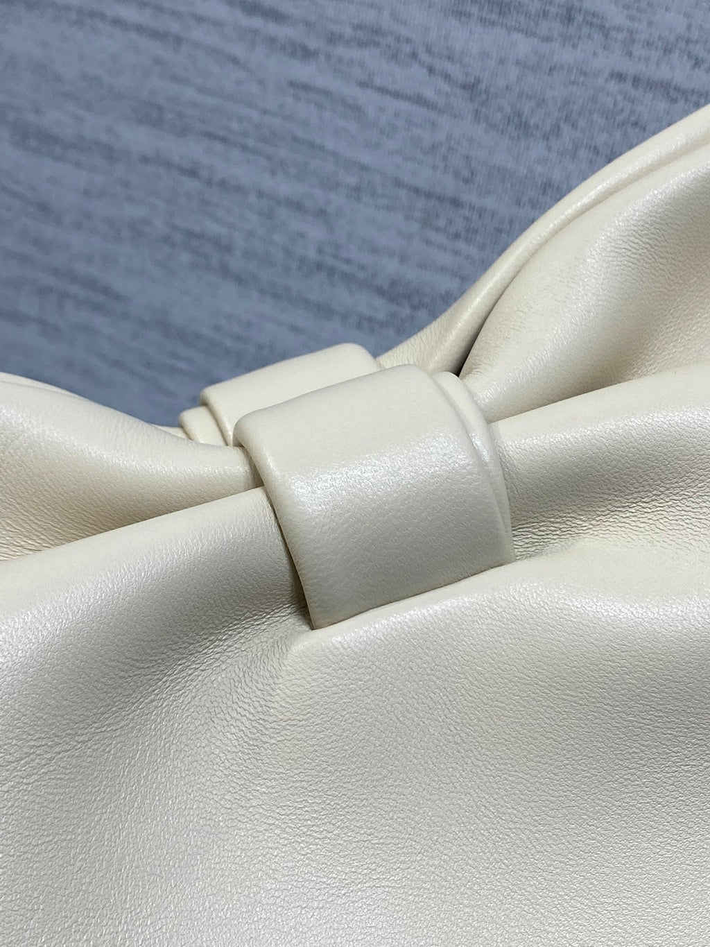 DIOR 26S BOW BAG 30 IN WHITE LAMBSKIN