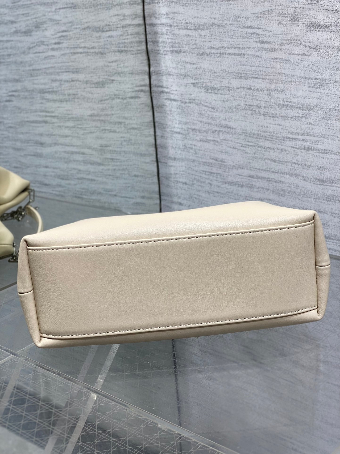 DIOR 26S BOW BAG 26 IN WHITE LAMBSKIN