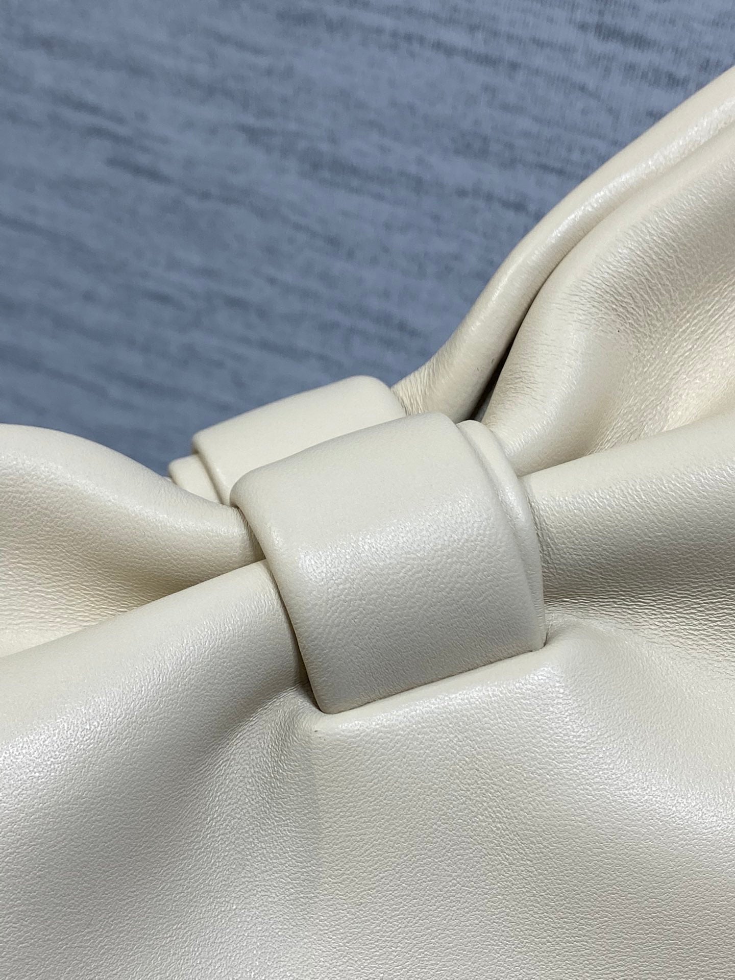 DIOR 26S BOW BAG 26 IN WHITE LAMBSKIN
