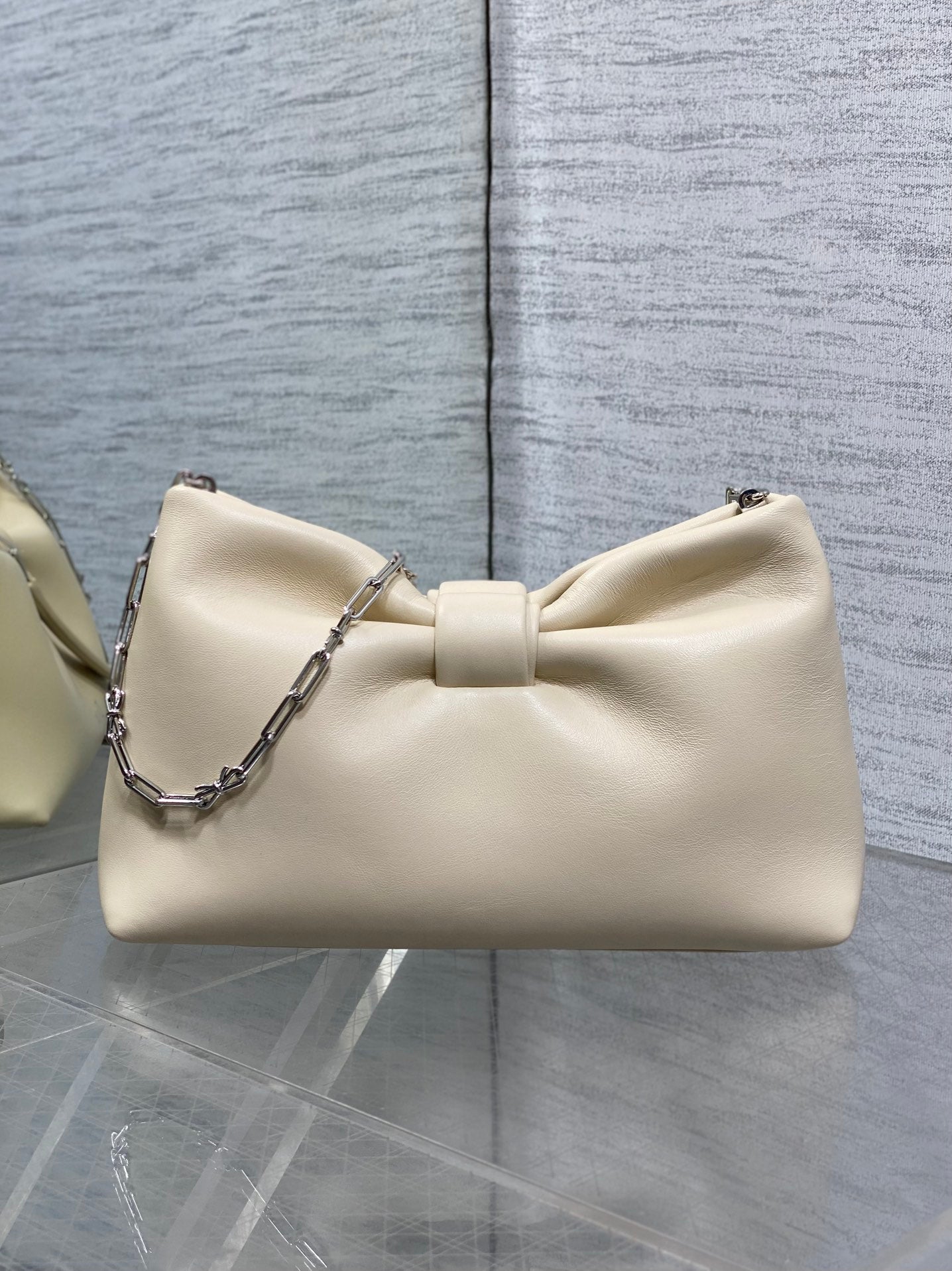 DIOR 26S BOW BAG 26 IN WHITE LAMBSKIN