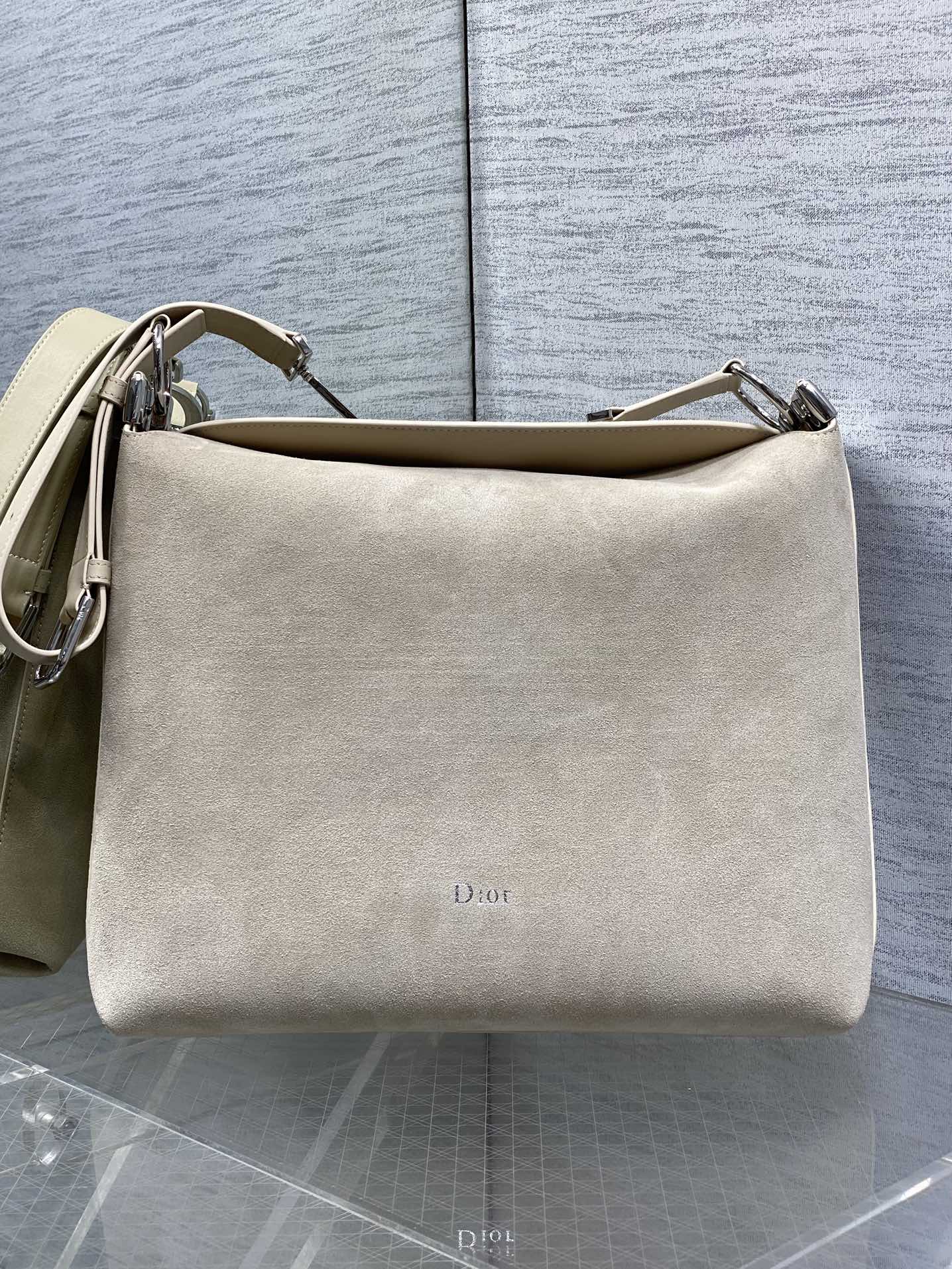DIOR 26S MEDIUM BAG 31 IN BEIGE SUEDE