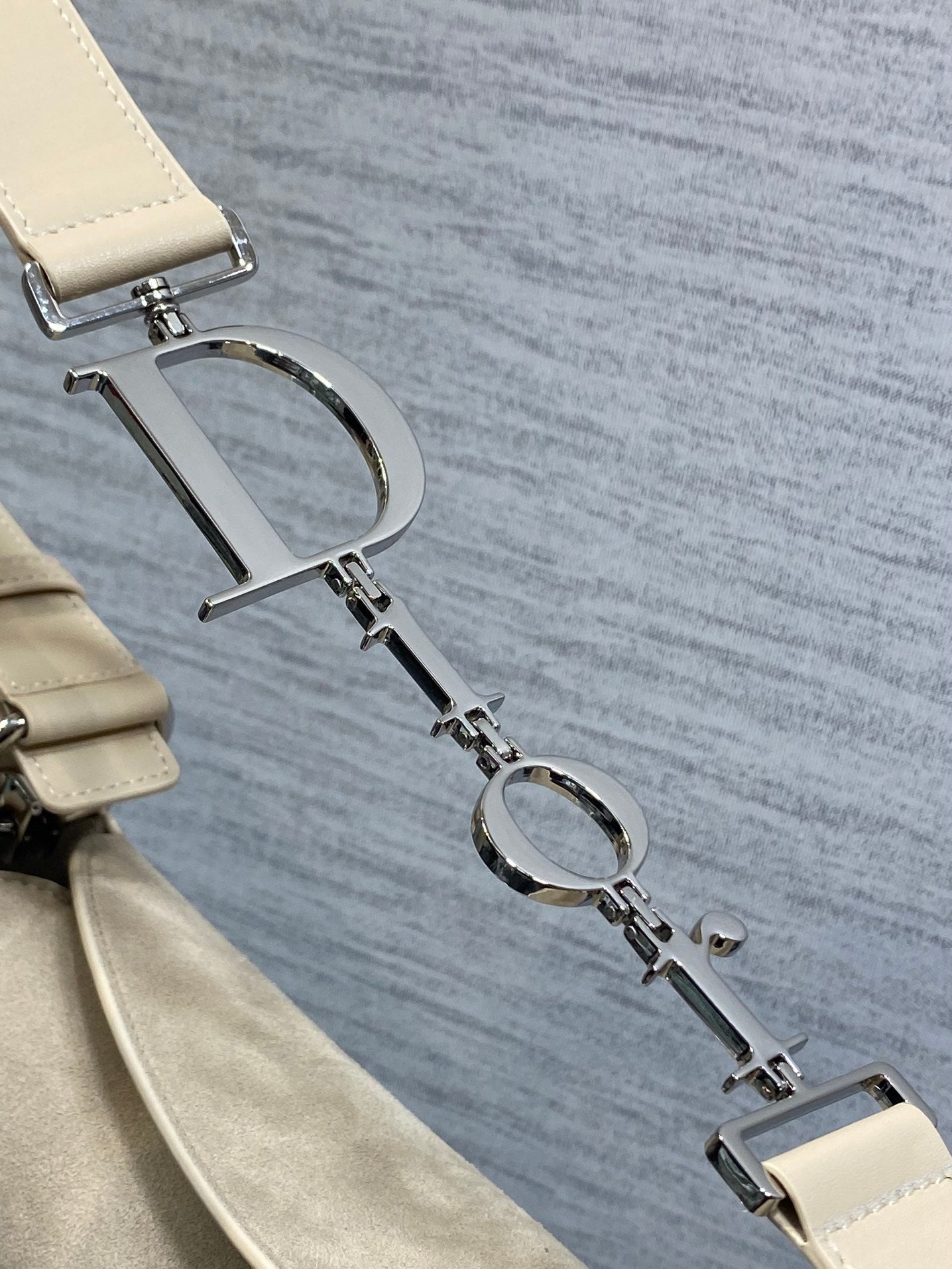 DIOR 26S MEDIUM BAG 31 IN BEIGE SUEDE