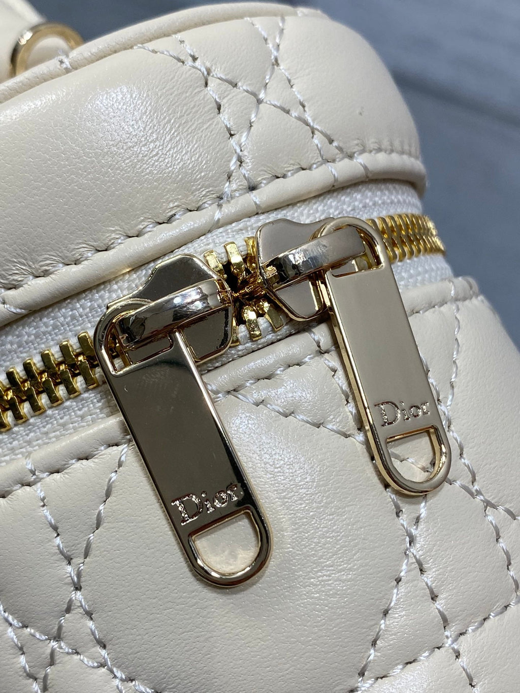 DIOR 26S MINI VANITY 17 IN BEIGE LAMBSKIN