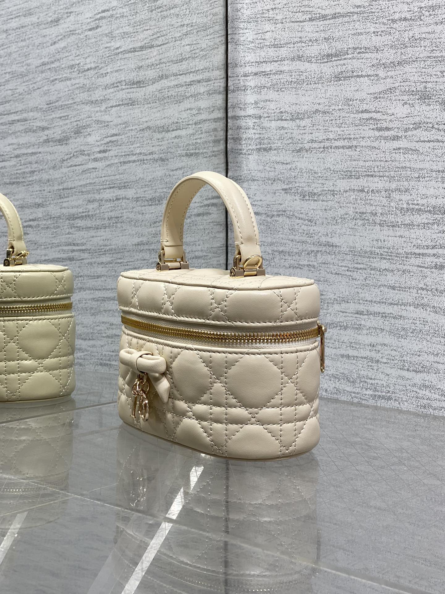 DIOR 26S MINI VANITY 17 IN BEIGE LAMBSKIN