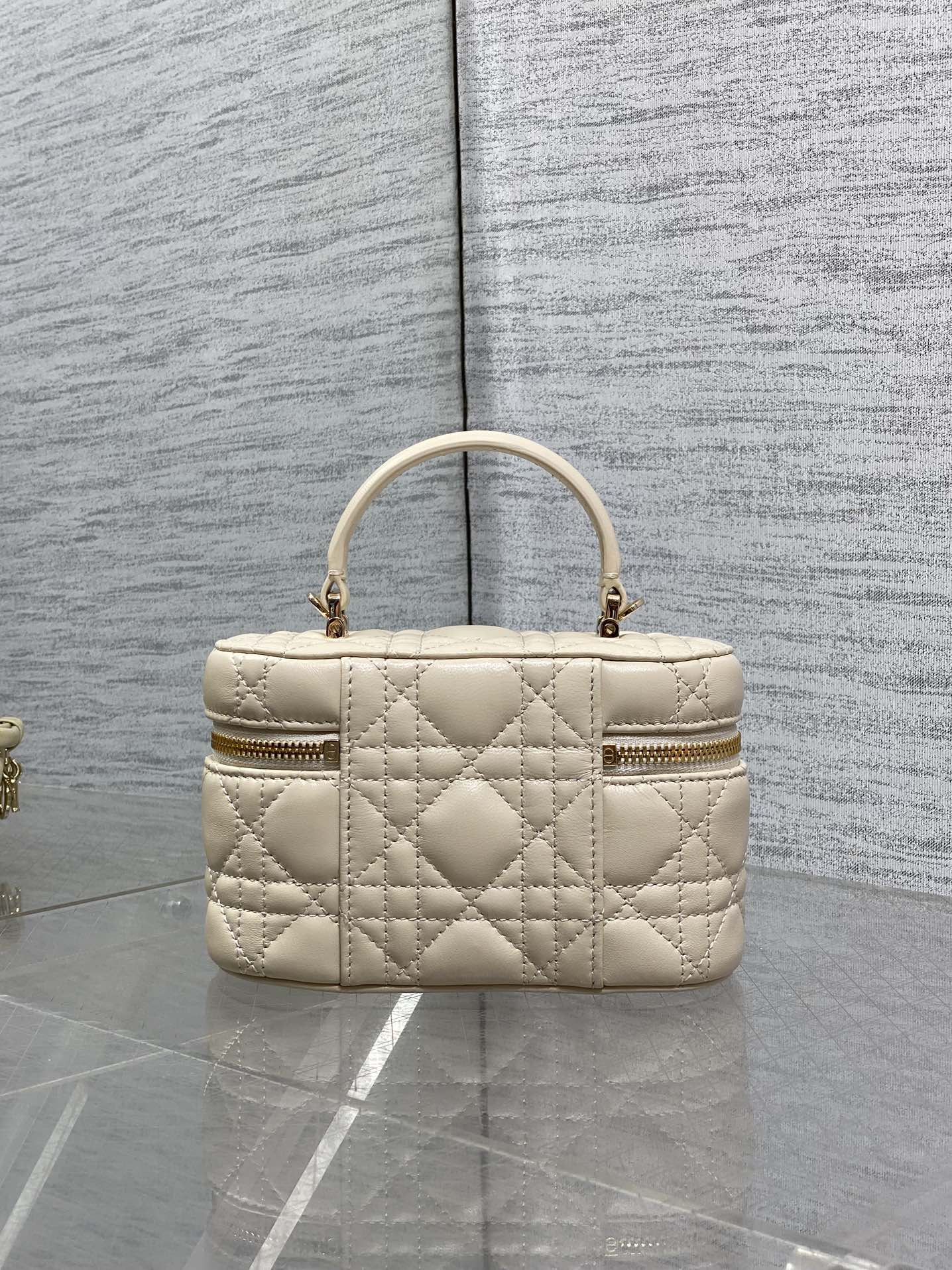 DIOR 26S MINI VANITY 17 IN BEIGE LAMBSKIN