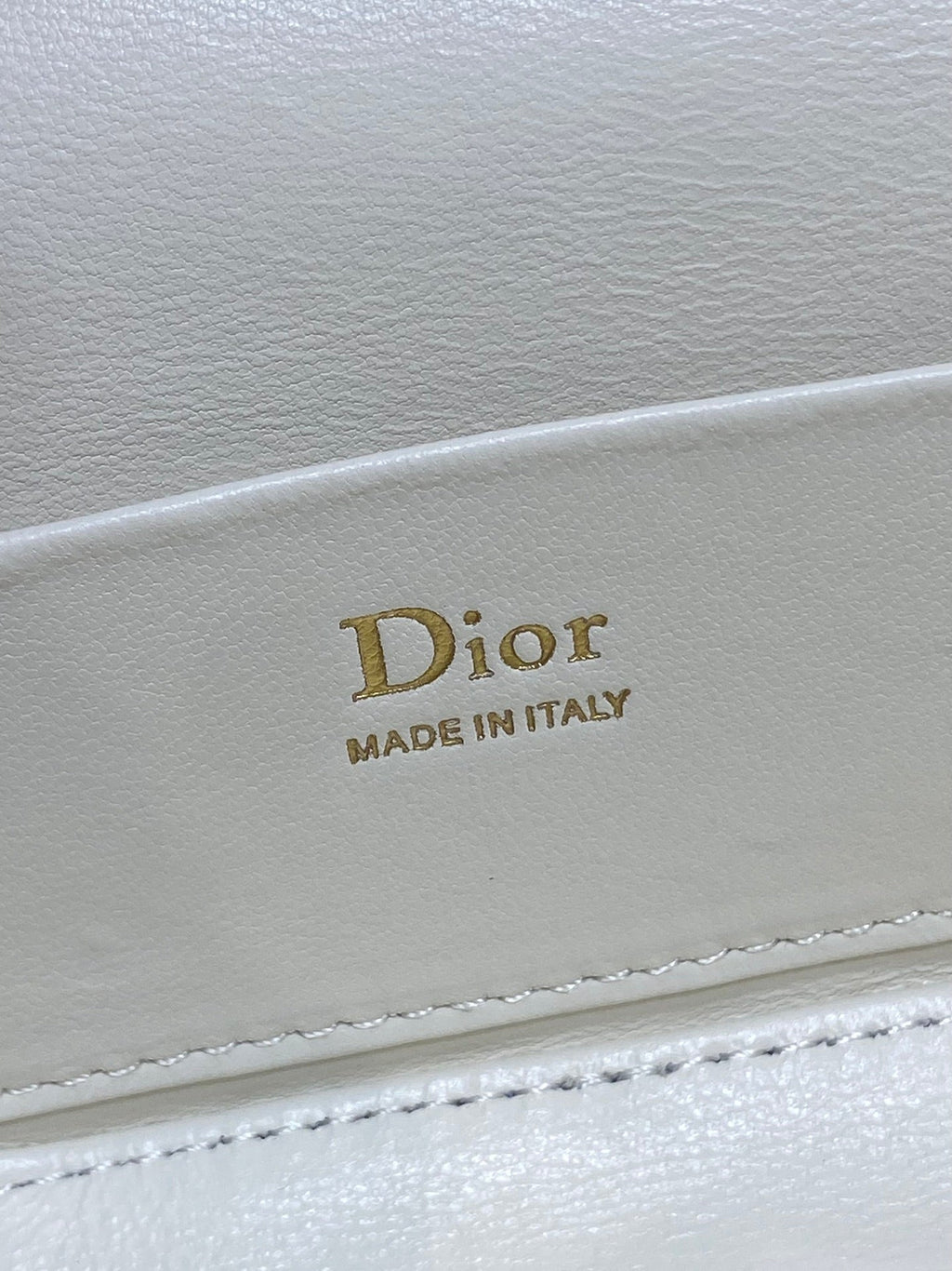 DIOR 26S MINI VANITY 17 IN WHITE LAMBSKIN