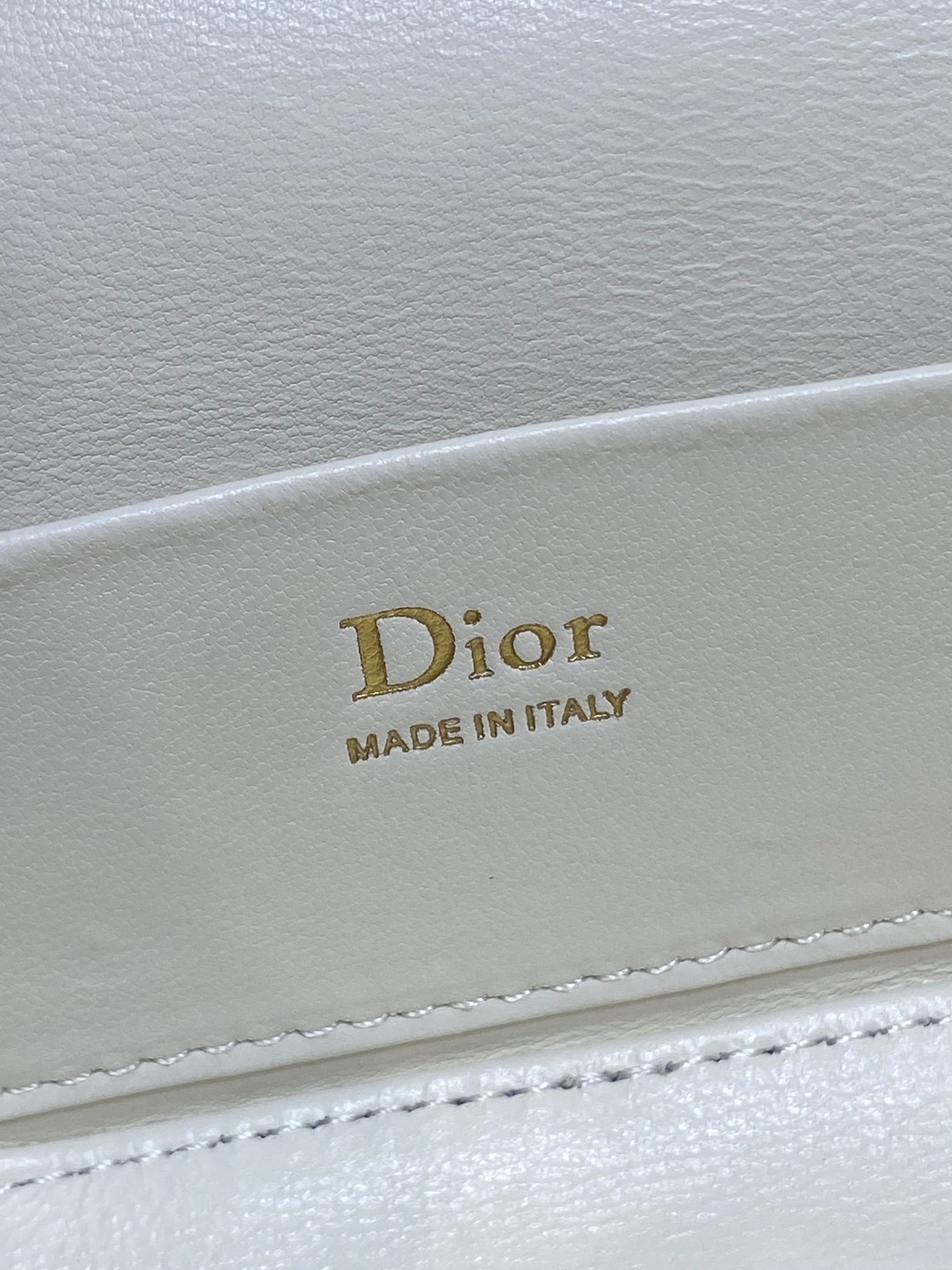 DIOR 26S MINI VANITY 17 IN WHITE LAMBSKIN