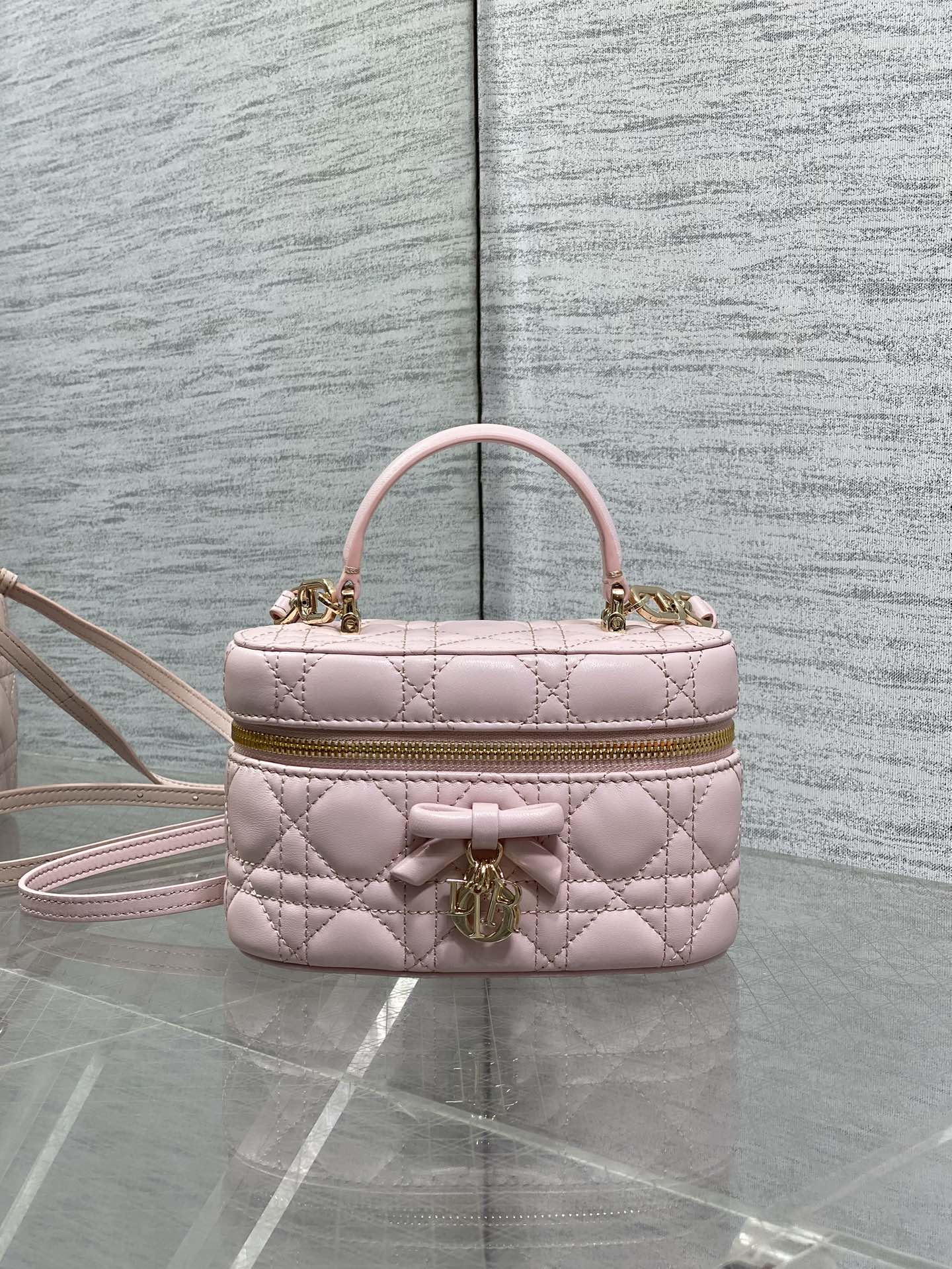 DIOR 26S MINI VANITY 17 IN LIGHT PINK LAMBSKIN