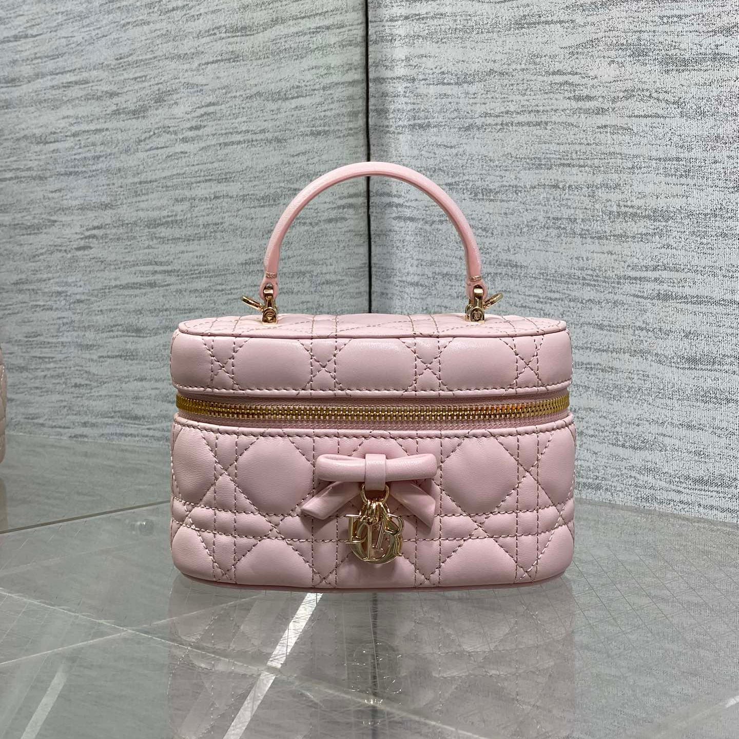 DIOR 26S MINI VANITY 17 IN LIGHT PINK LAMBSKIN