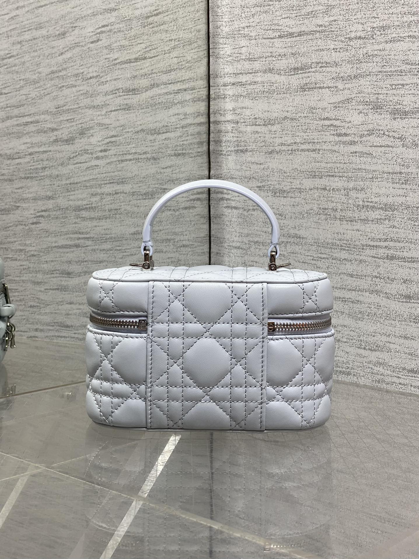DIOR 26S MINI VANITY 17 IN LIGHT GREY LAMBSKIN
