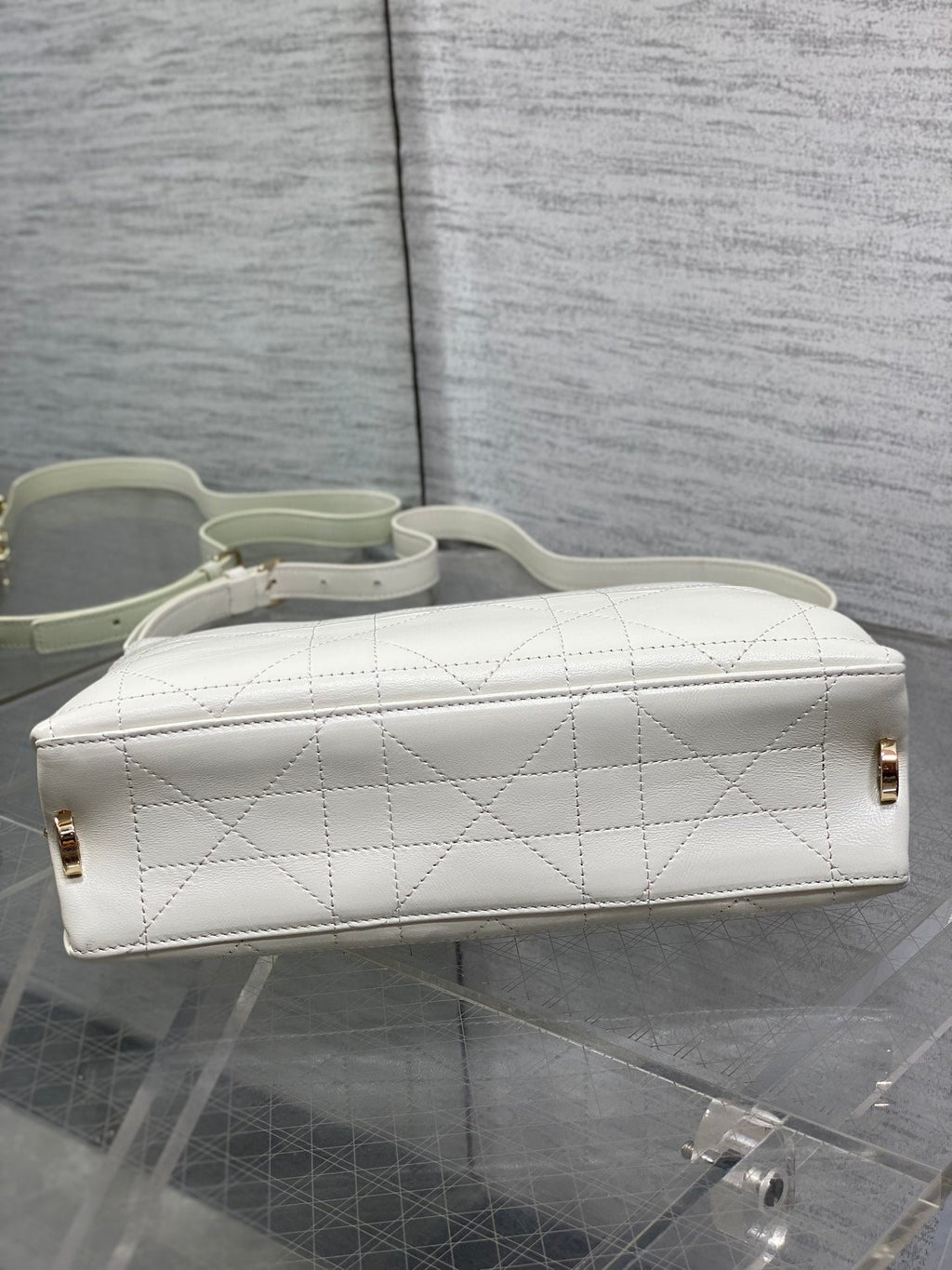 DIOR 26S TRIANON BAG 25 IN WHITE LAMBSKIN