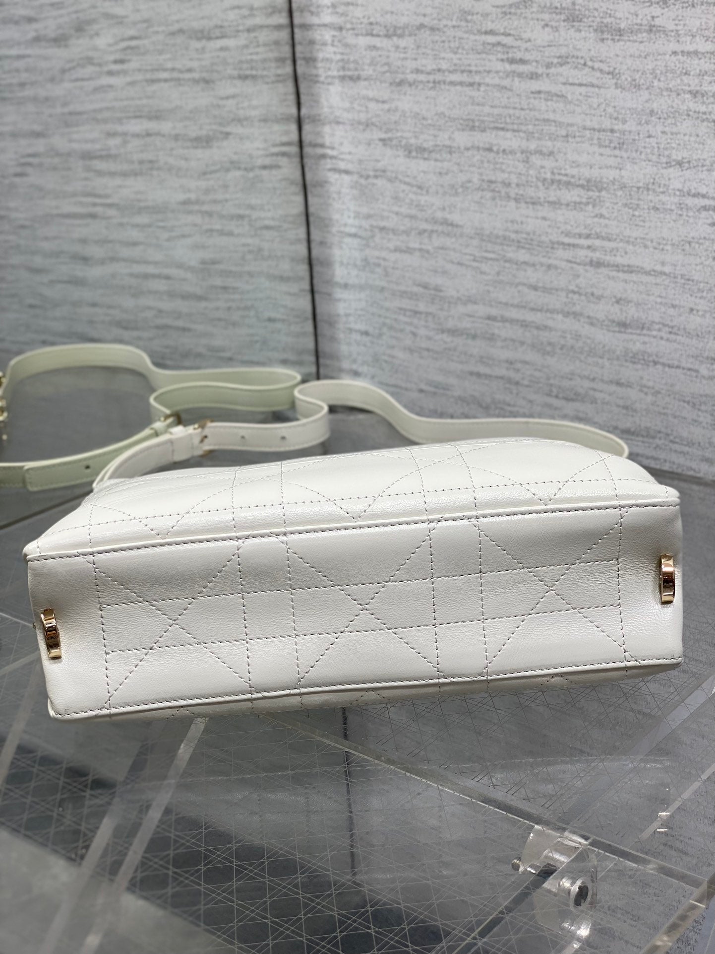 DIOR 26S TRIANON BAG 25 IN WHITE LAMBSKIN