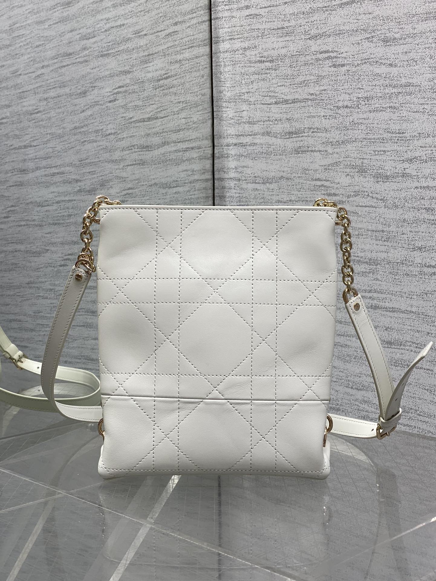 DIOR 26S TRIANON BAG 18 IN WHITE LAMBSKIN