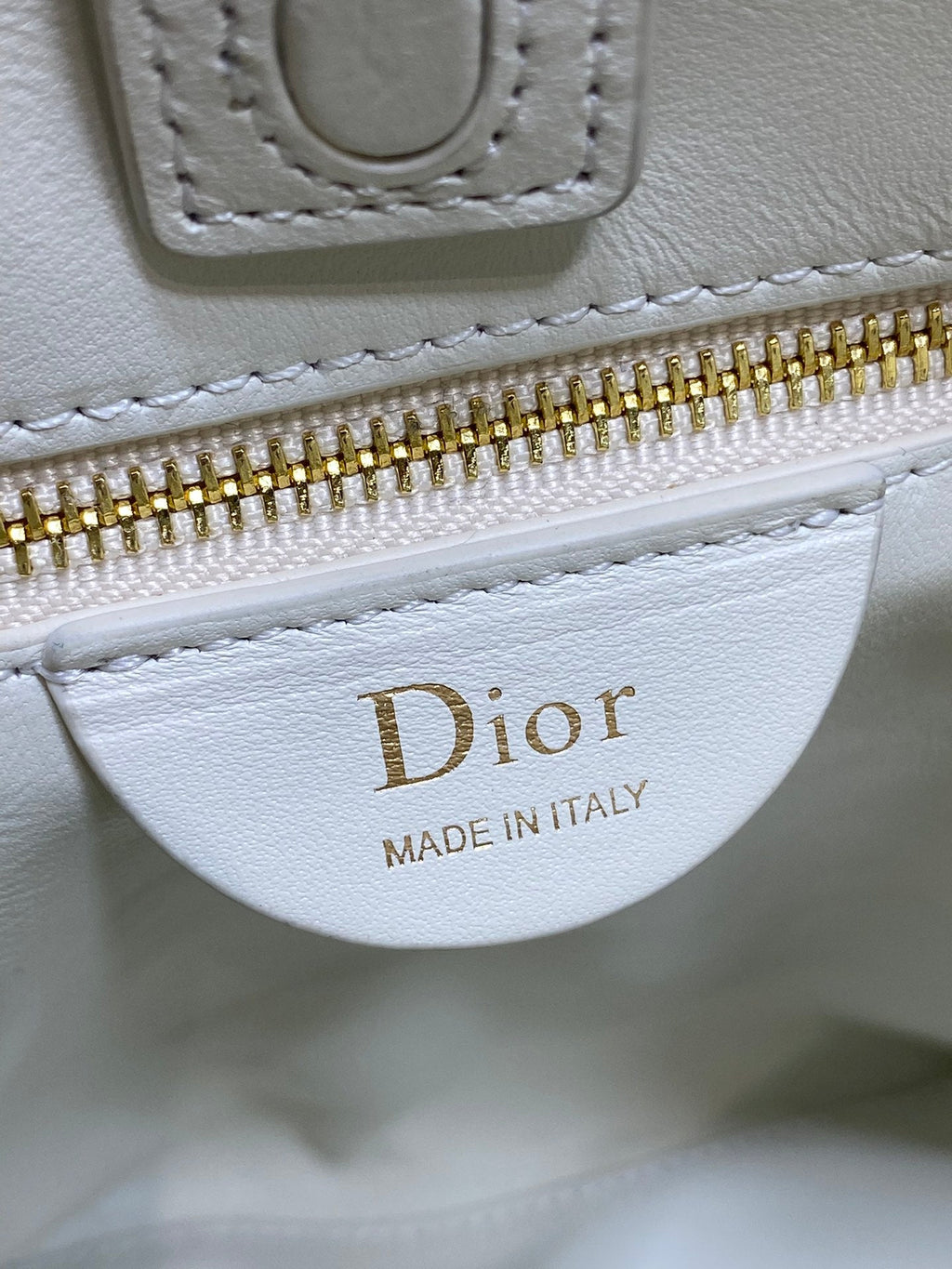DIOR 26S TRIANON BAG 18 IN WHITE LAMBSKIN