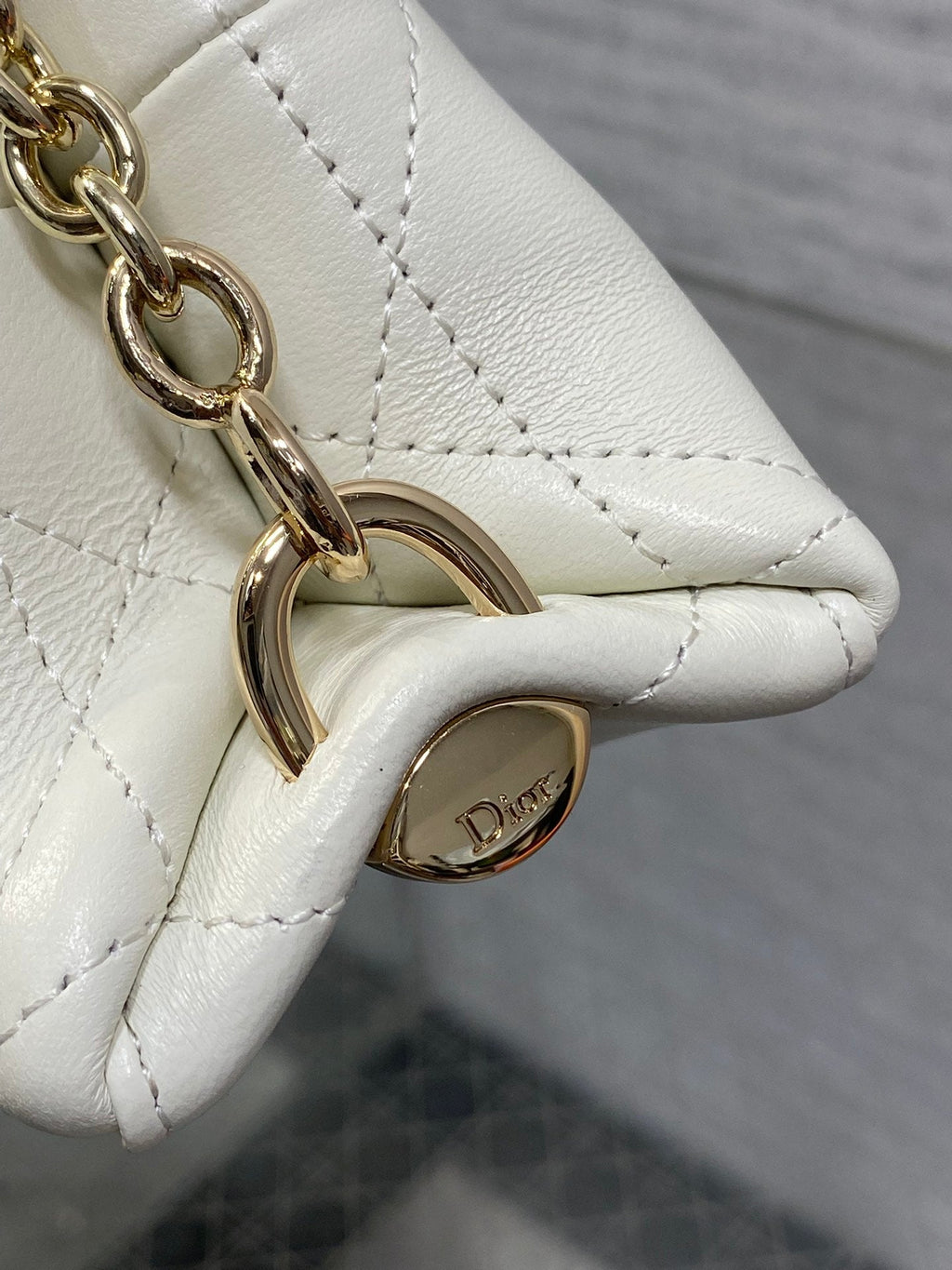 DIOR 26S TRIANON BAG 18 IN WHITE LAMBSKIN