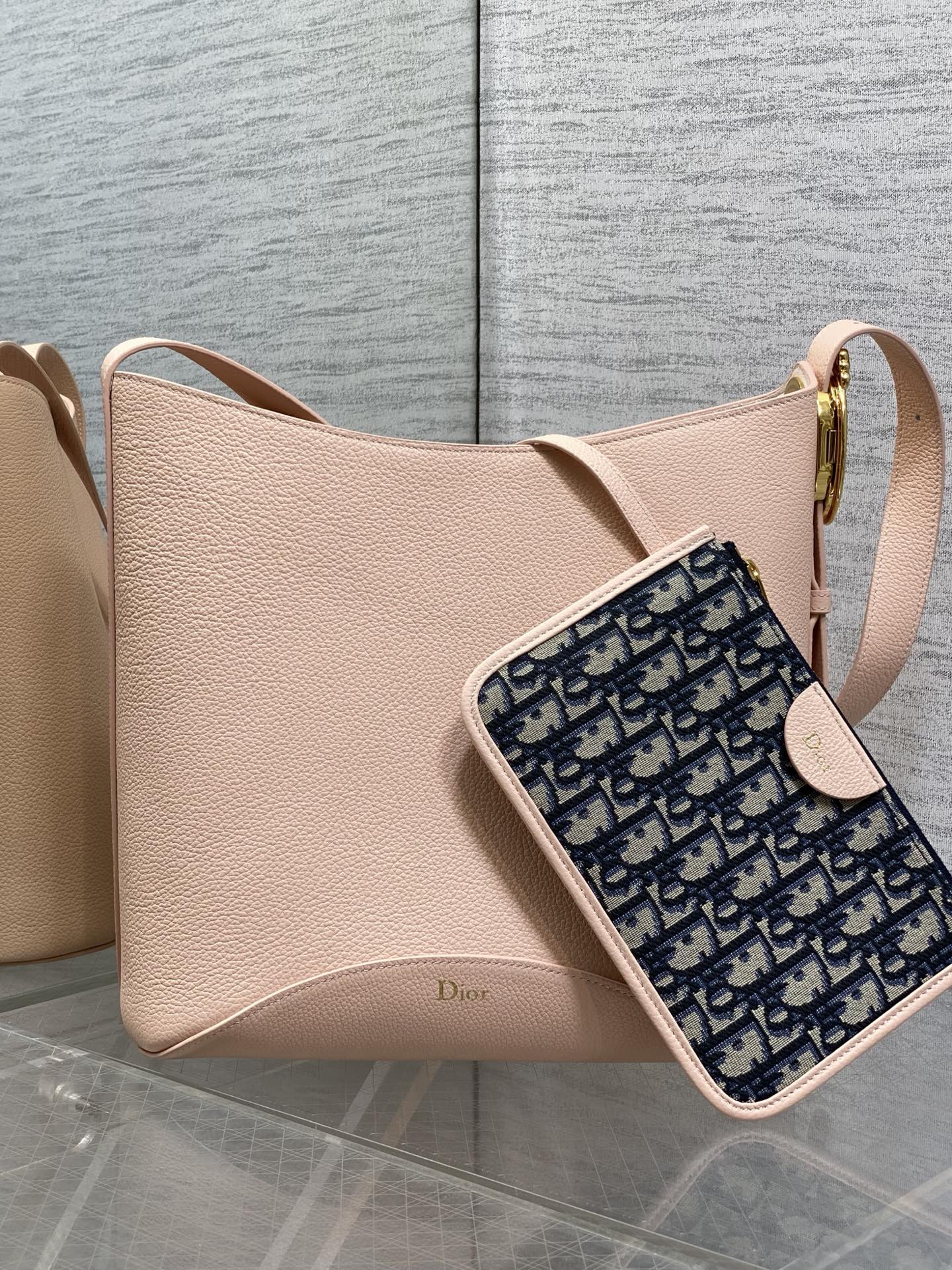 DIOR 26S MEDAILLON BUCKET BAG 26 IN LIGHT PINK CALFSKIN