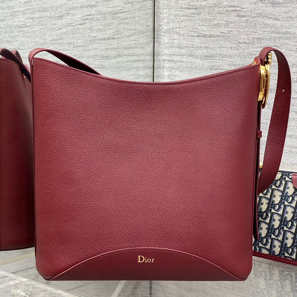 DIOR 26S MEDAILLON BUCKET BAG 26 IN DARK RED CALFSKIN