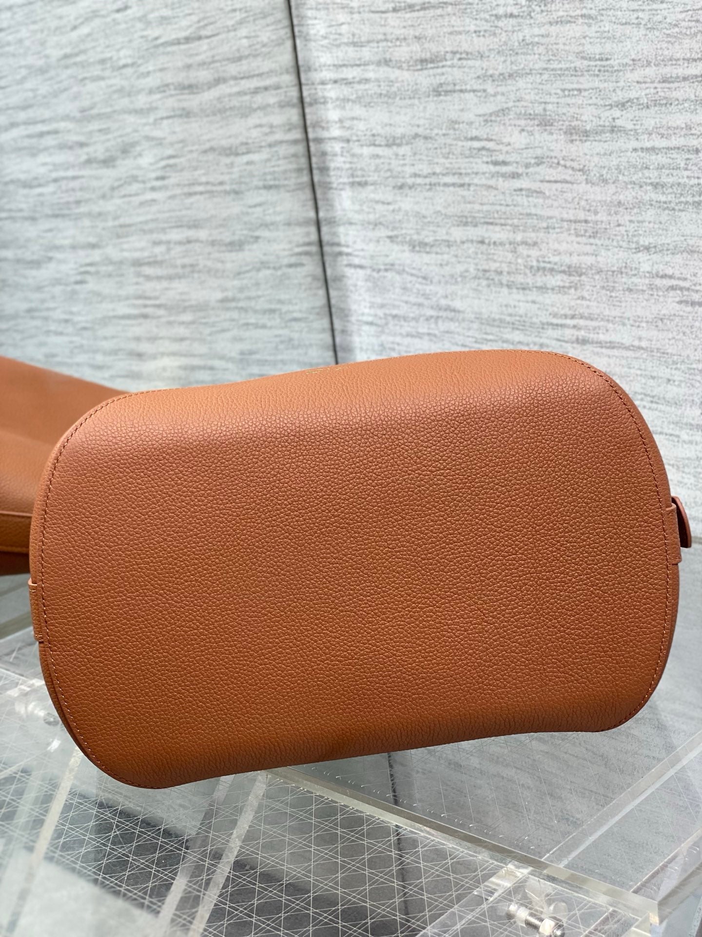DIOR 26S MEDAILLON BUCKET BAG 26 IN LIGHT BROWN CALFSKIN