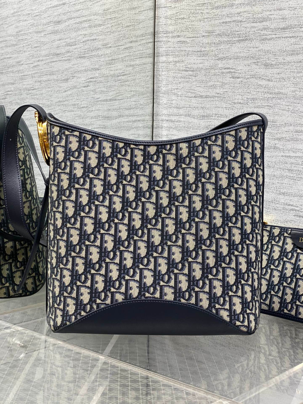 DIOR 26S MEDAILLON BUCKET BAG 26 IN BLACK OBLIQUE JACQUARD