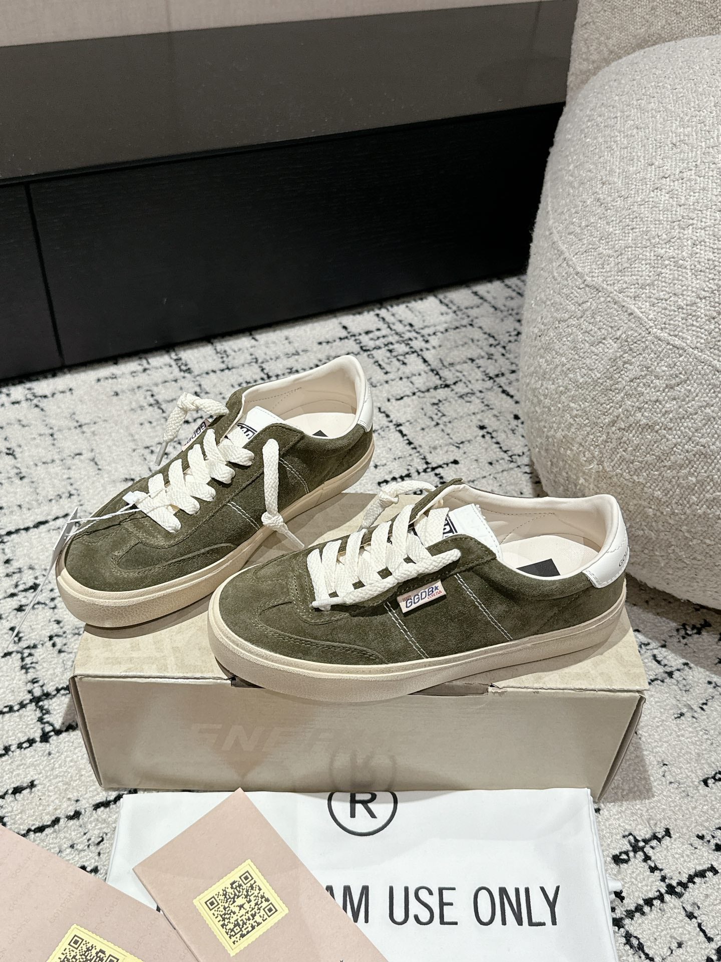 SOUL STAR SNEAKERS IN KELP GREEN SUEDE WHITE HEEL TAB
