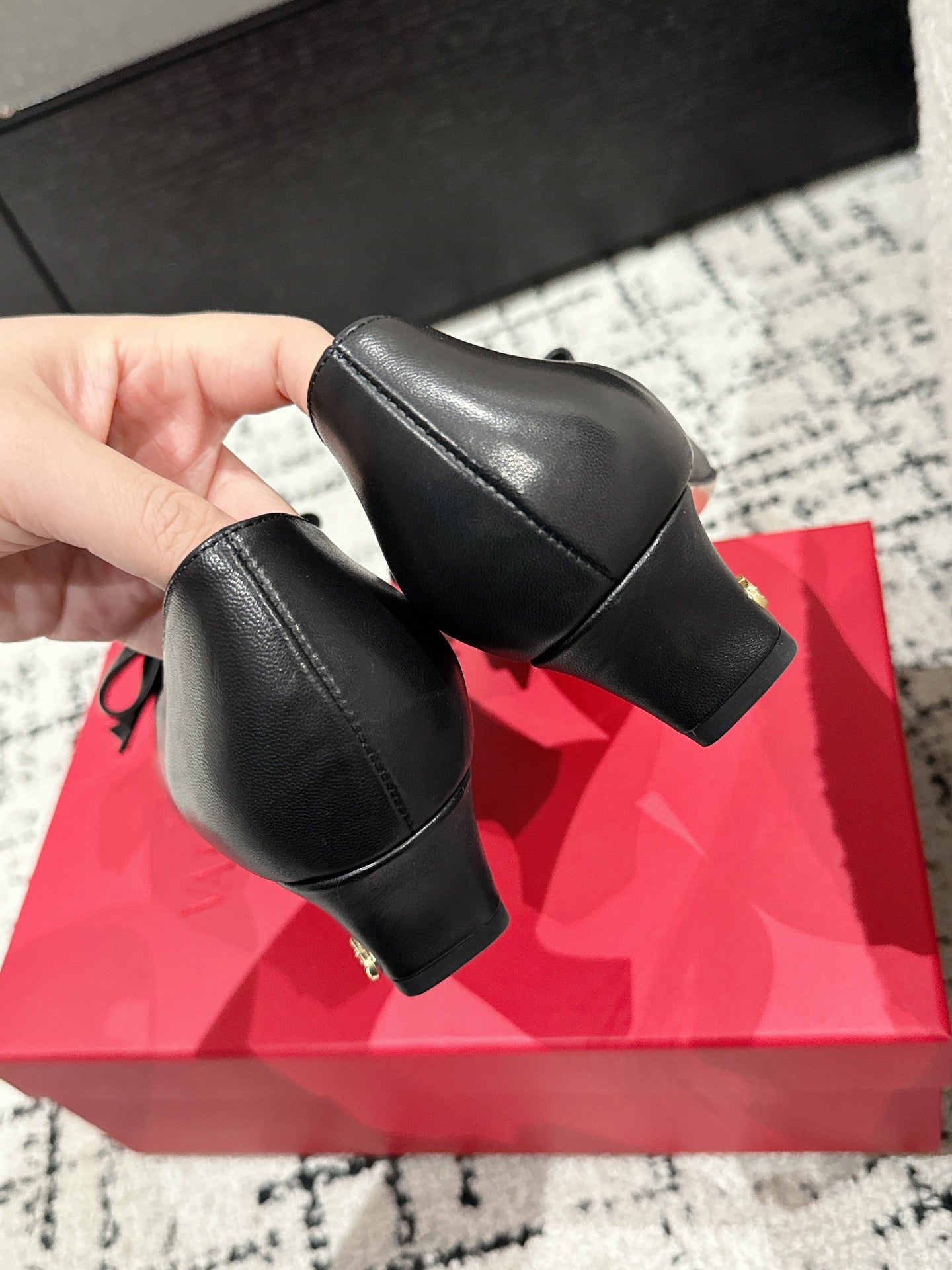VLTN HIGH HEEL 25S 40 MM IN BLACK CALFSKIN WITH BOW