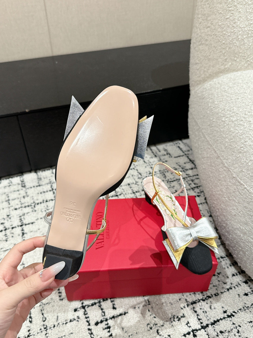 VLTN HIGH HEEL 25S 40 MM IN BLACK FABRIC MIX SILVER CALFSKIN WITH BOW